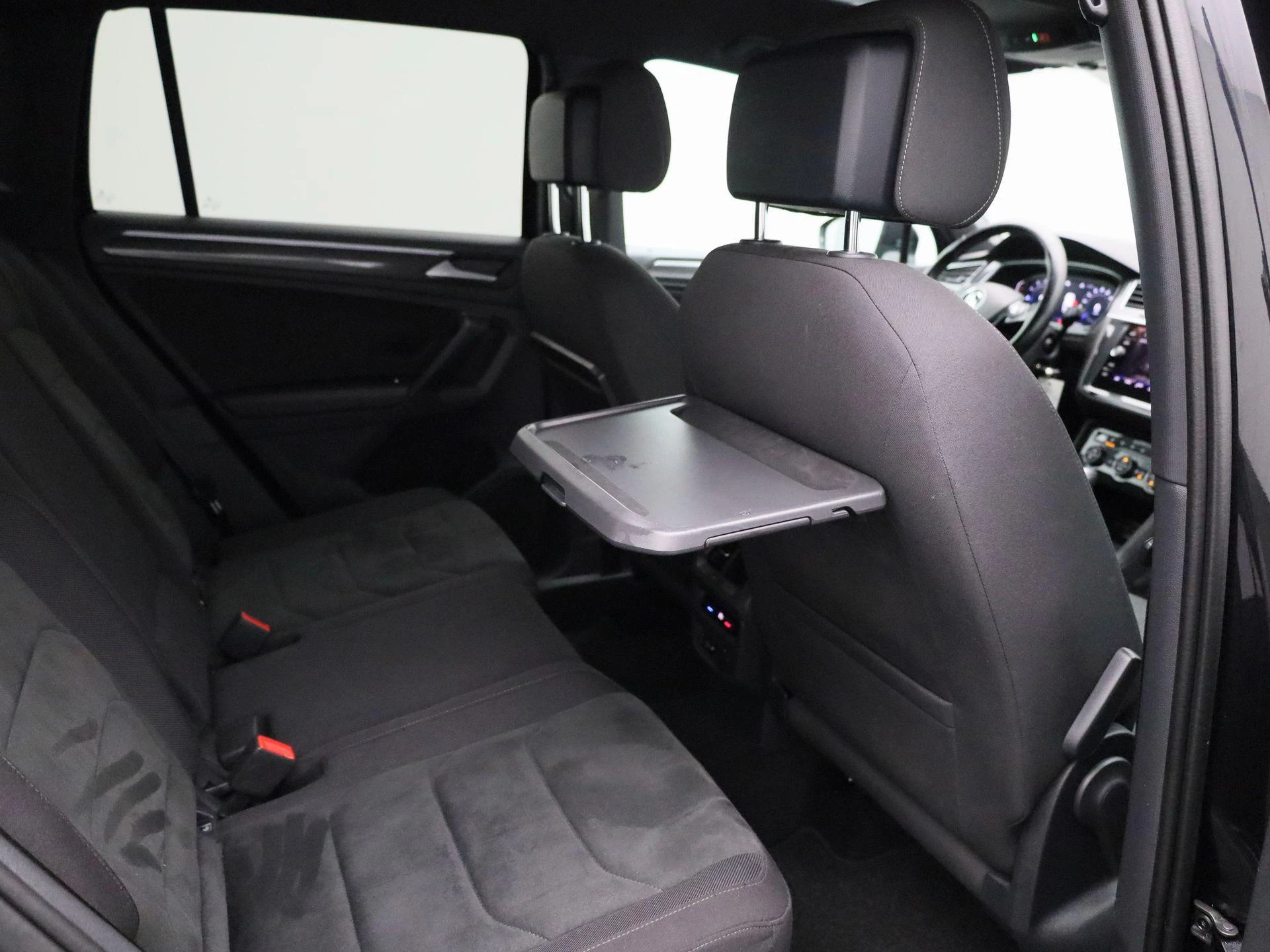 Volkswagen-Tiguan-image-39