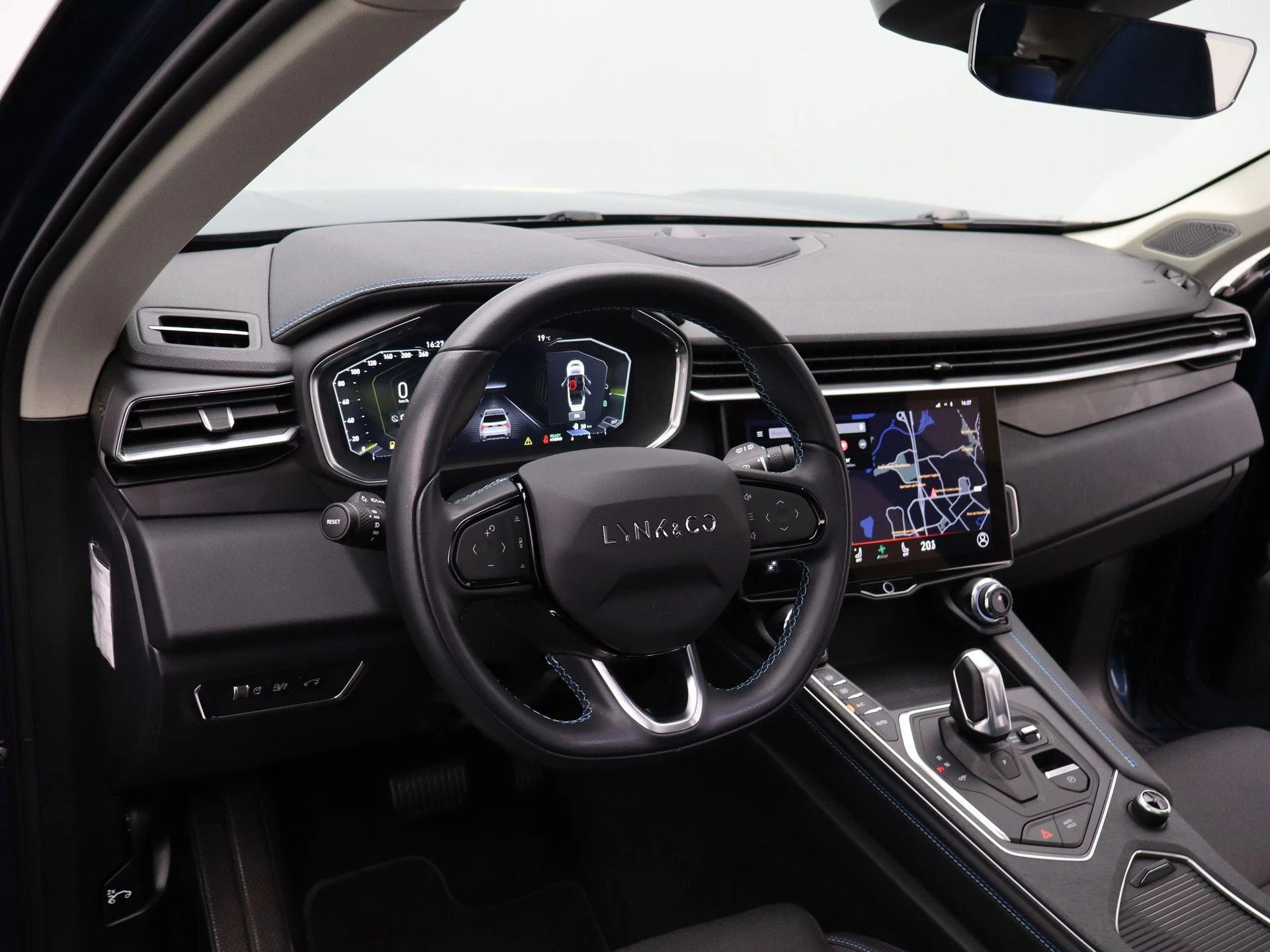 Lynk & Co-01-image-29