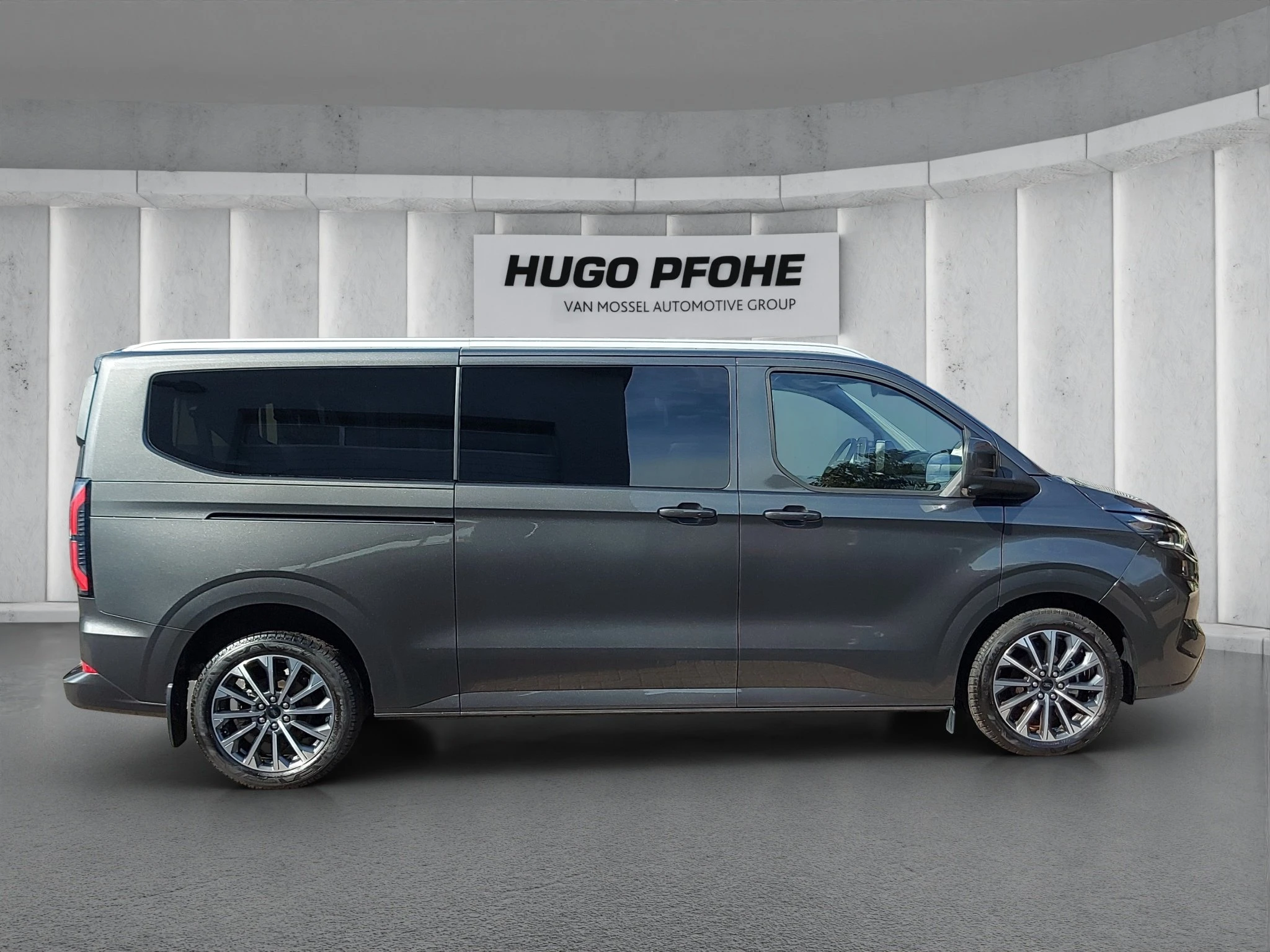 Ford-Tourneo Custom-image-5
