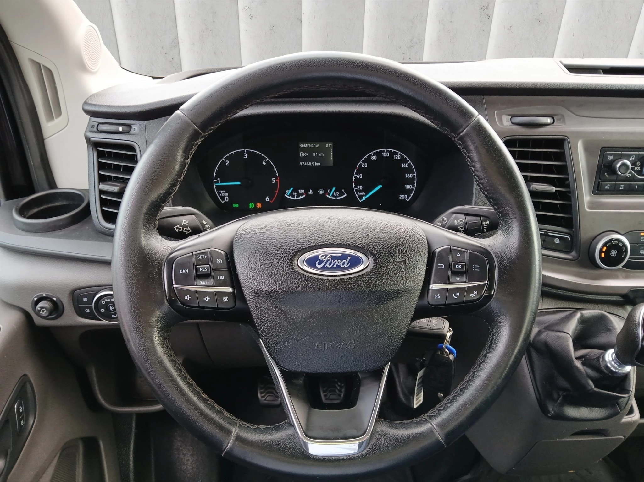 Ford-Transit-image-12