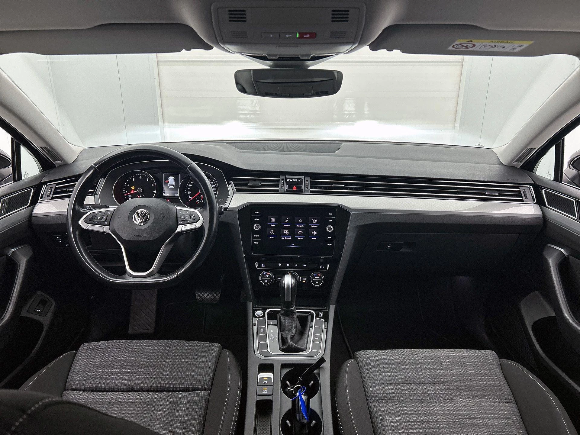 Volkswagen-Passat-image-20