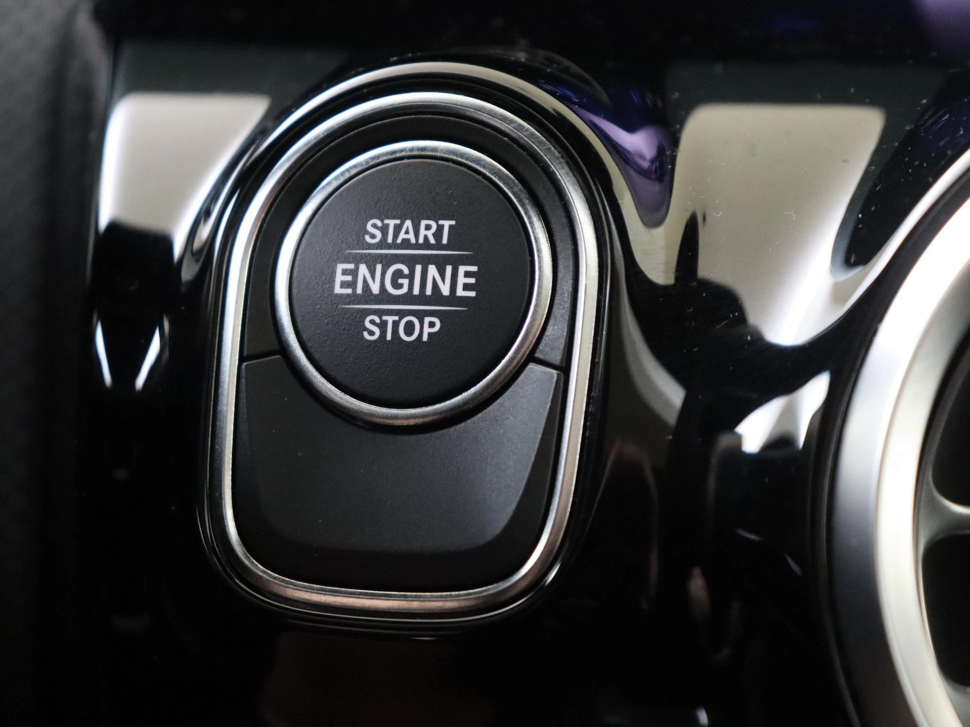 Mercedes-Benz-CLA-image-21