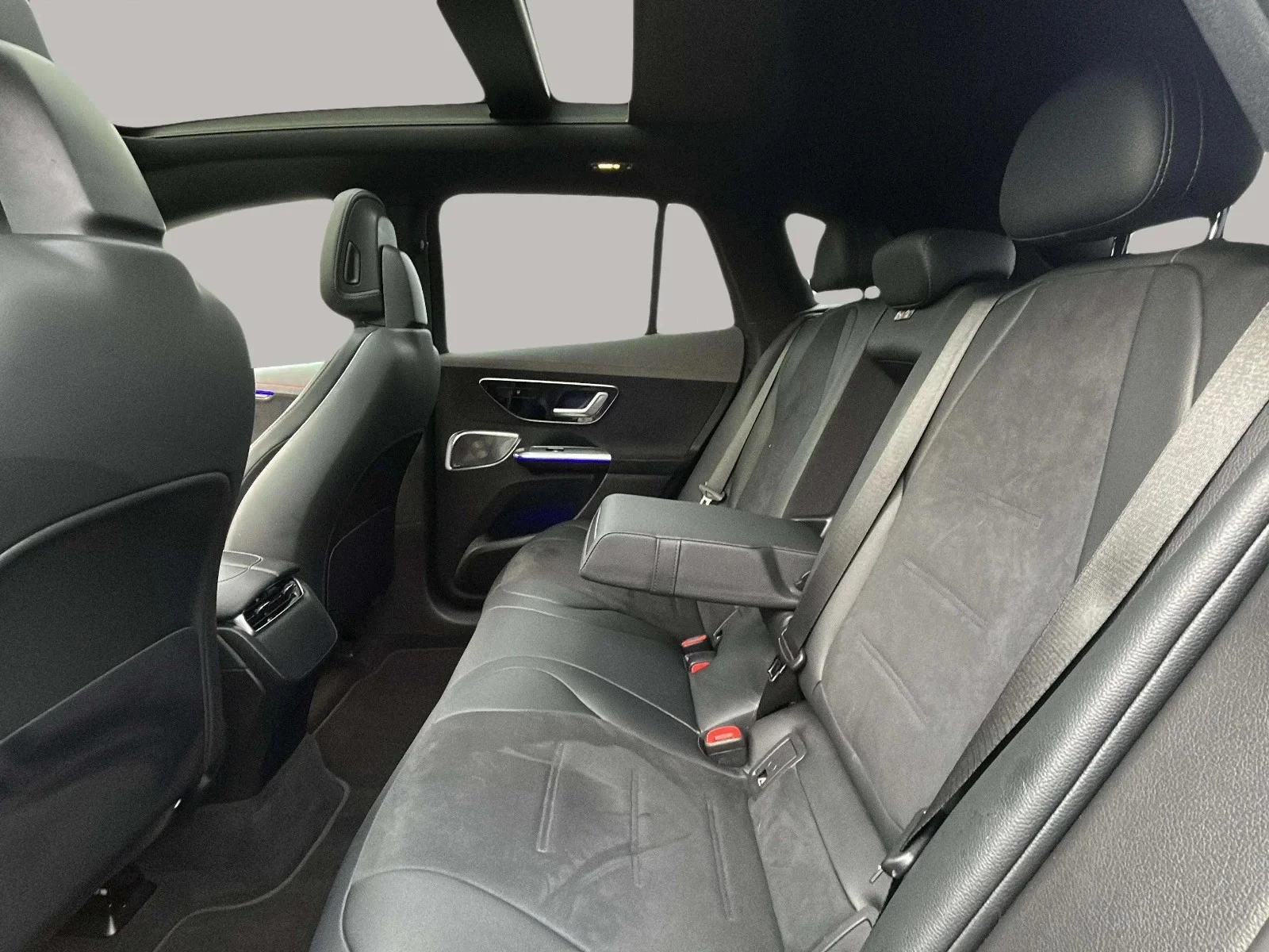 Mercedes-Benz-EQE-image-13