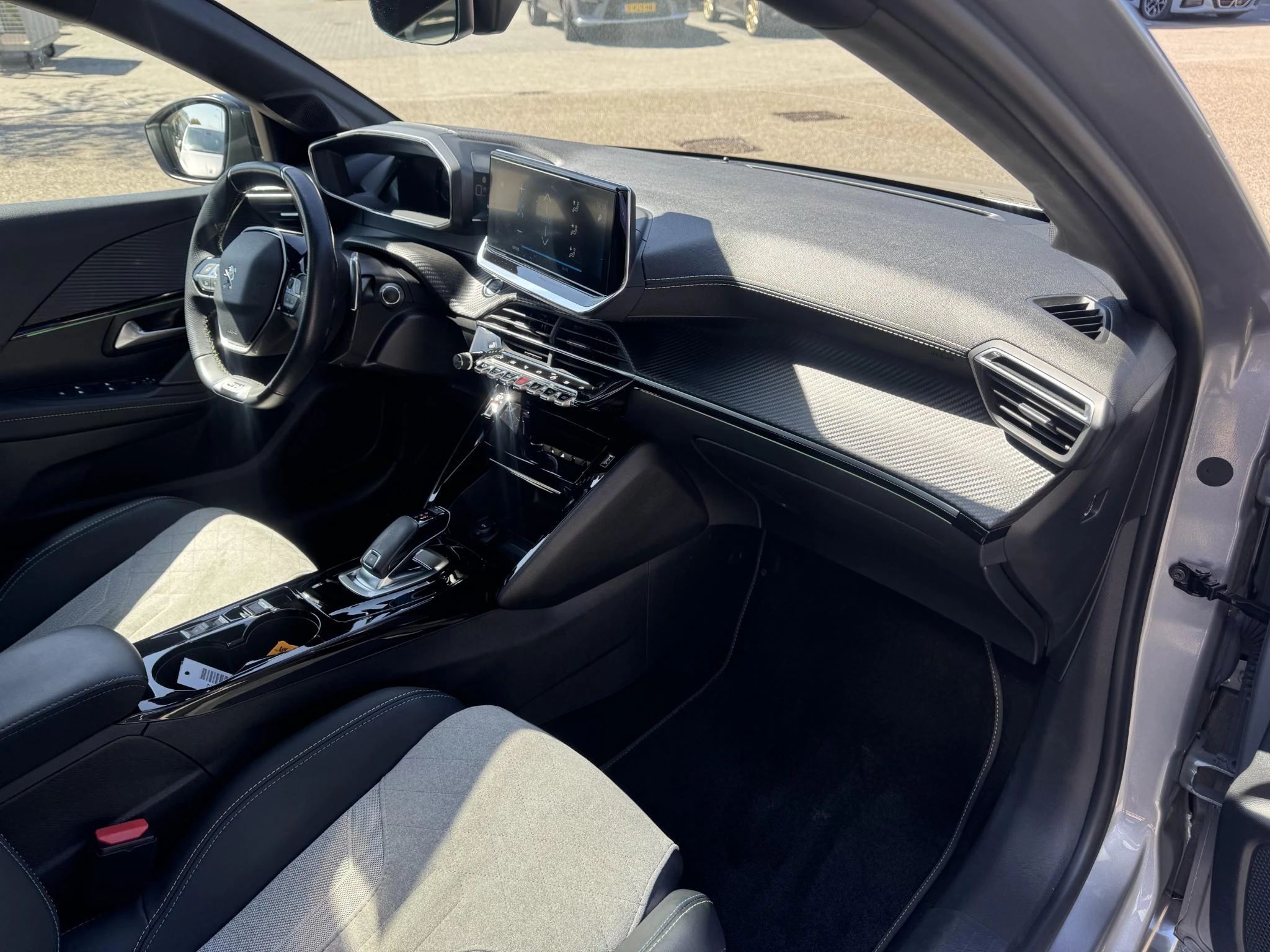 Peugeot-208-image-15