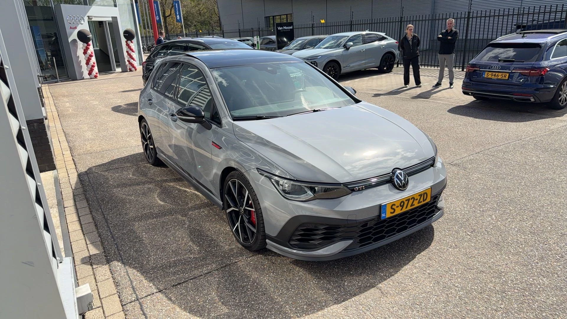 Volkswagen-Golf-image-4