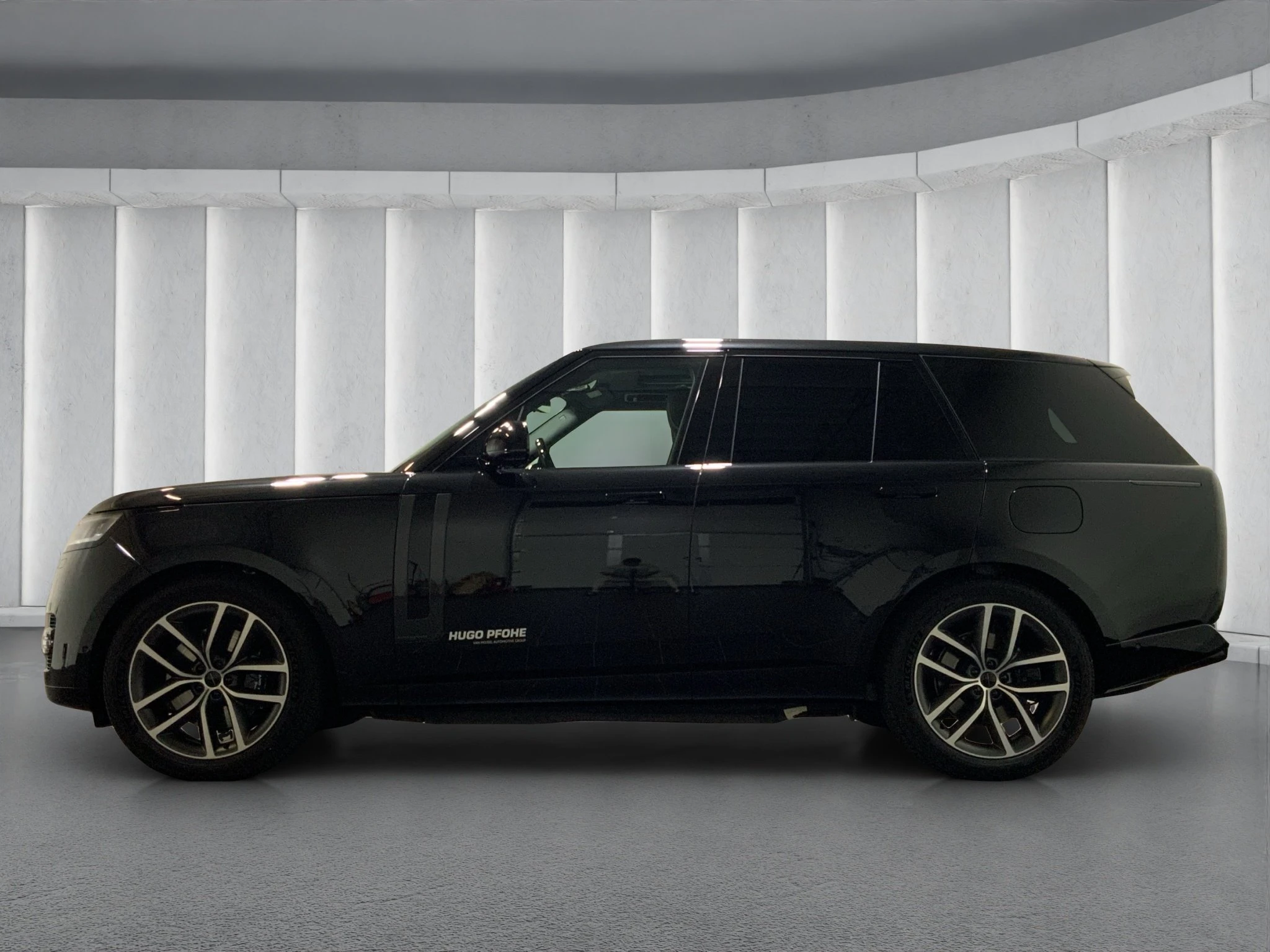Land Rover-Range Rover-image-4
