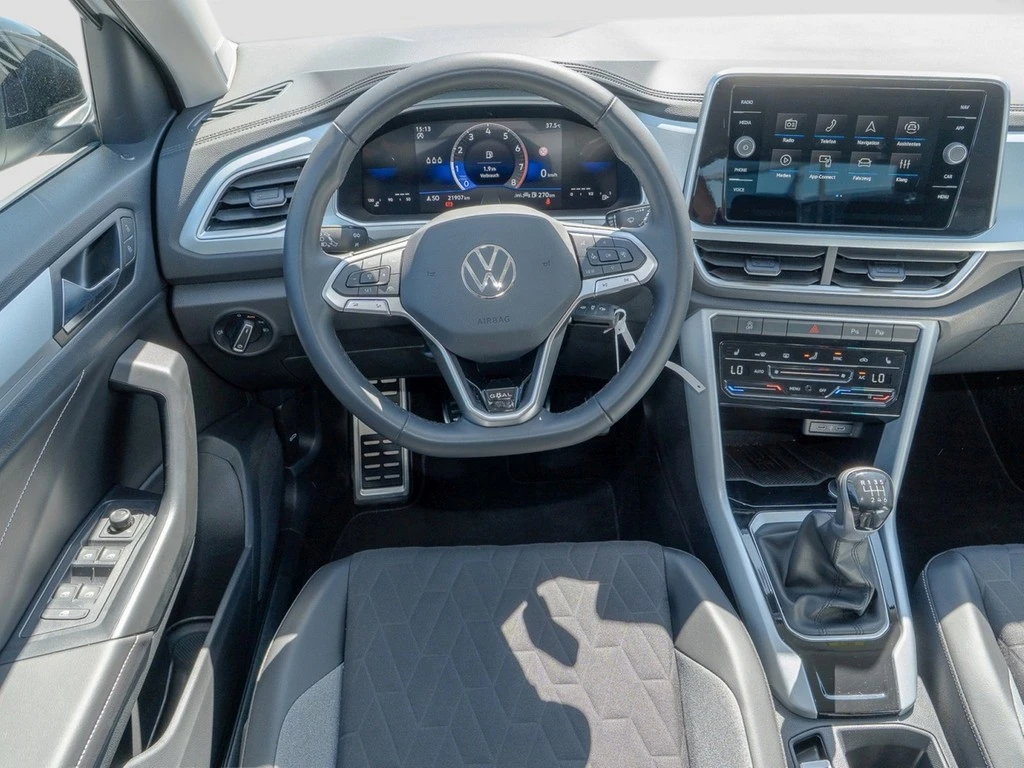 Volkswagen-T-Roc-image-14
