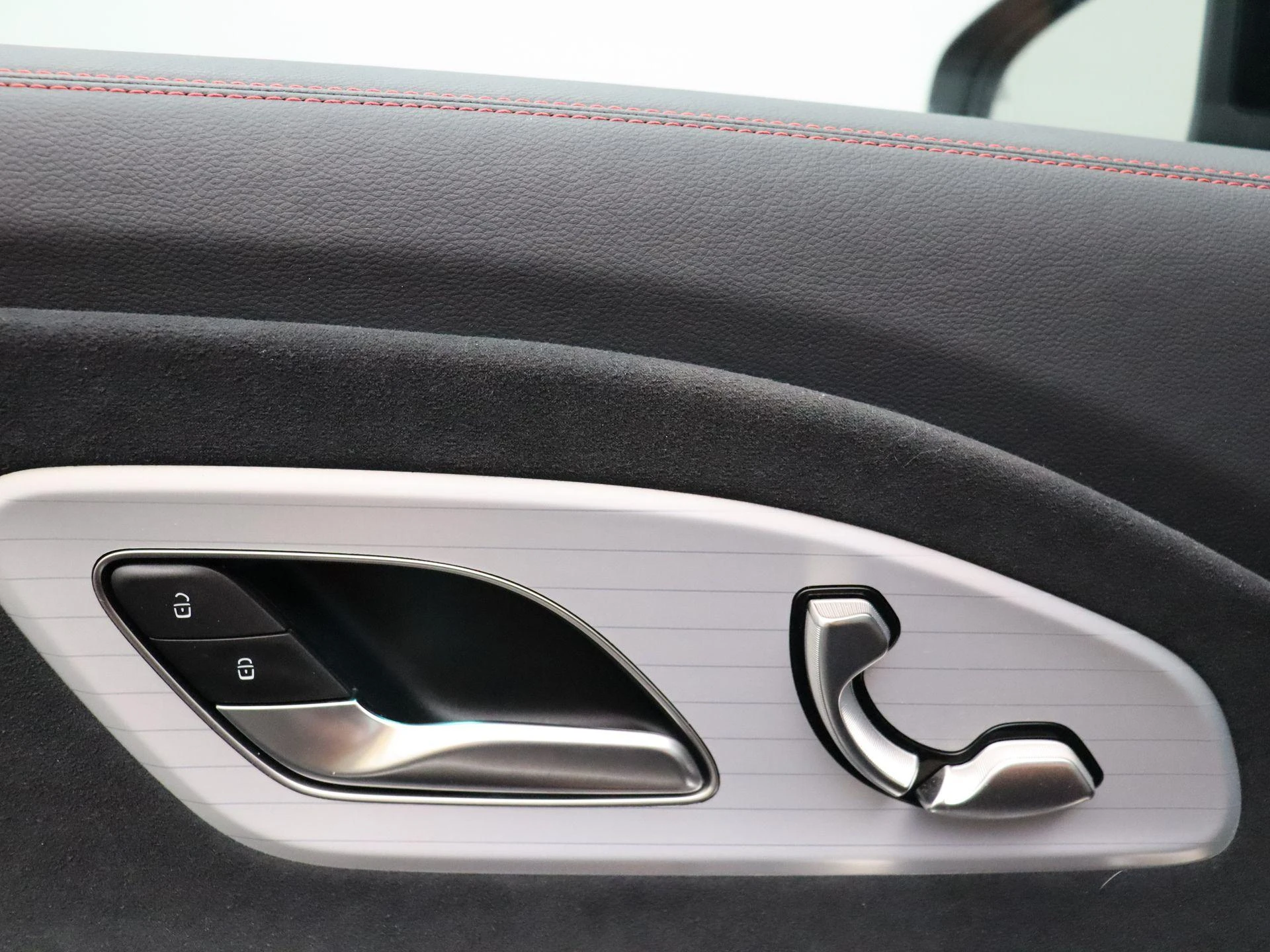 Mercedes-Benz-CLA-image-8