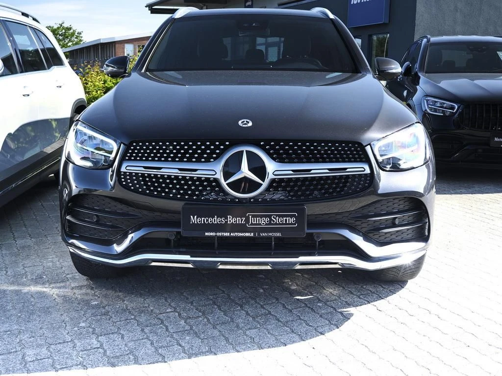 Mercedes-Benz-GLC 300 de-image-3