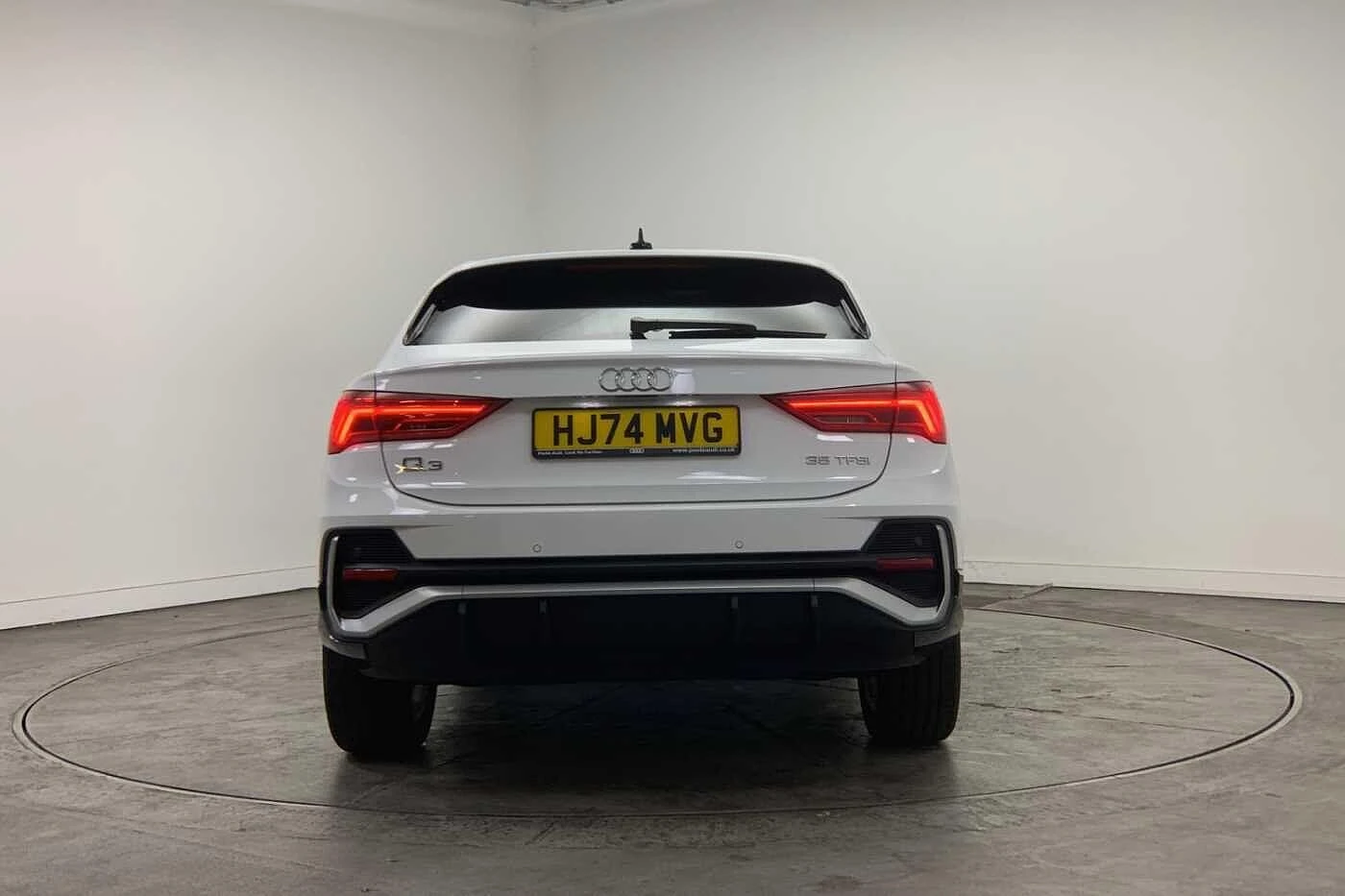 Audi-Q3-image-10
