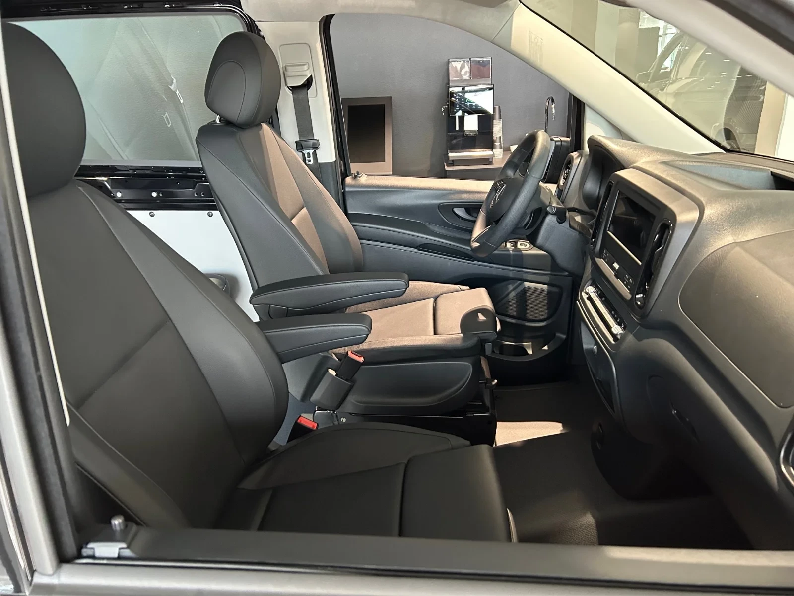 Mercedes-Benz-Vito-image-2