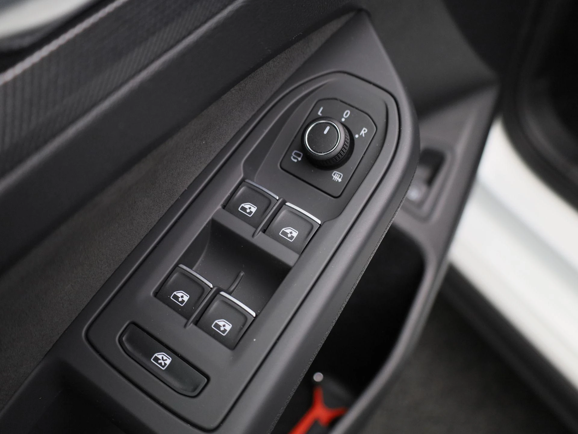 Volkswagen-Golf-image-37
