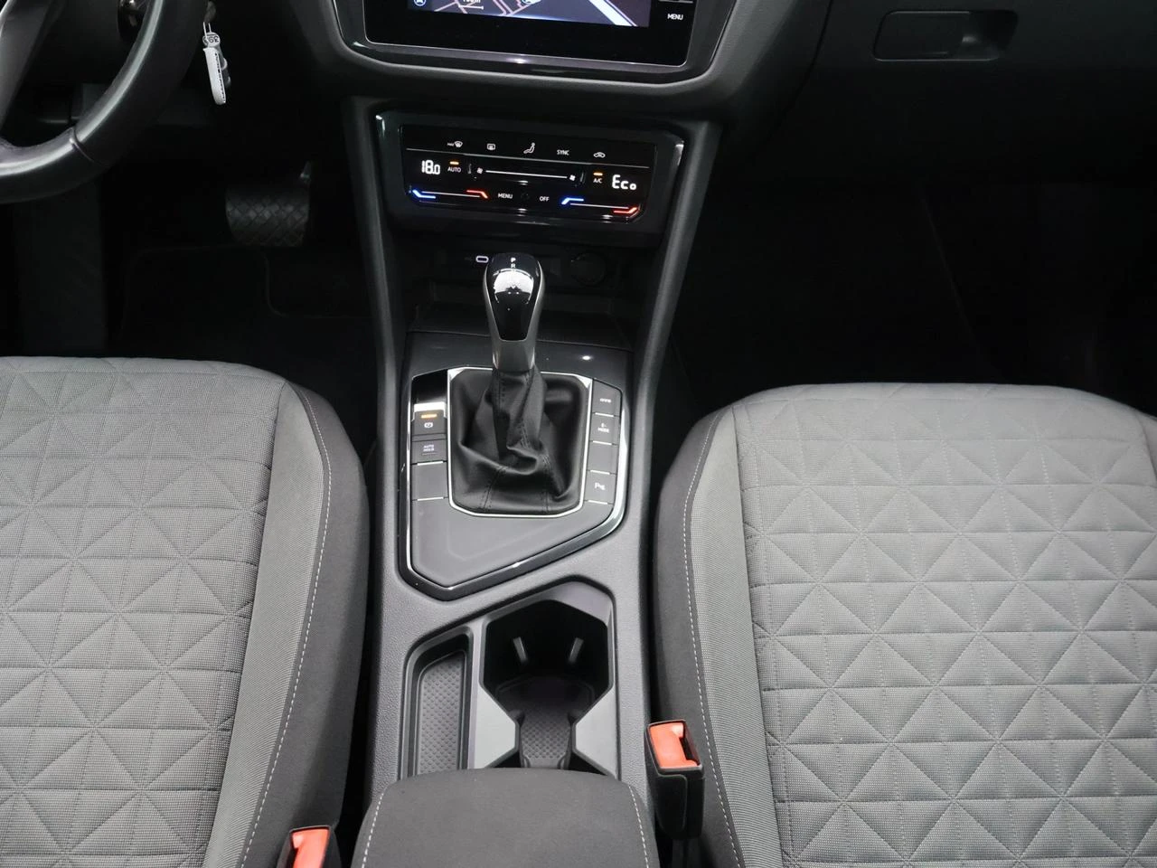 Volkswagen Tiguan eHybrid (PHEV) Tiguan eHybrid 1.4 Life Business 245PK *AUTOMAAT*VIRTUAL COCKPIT*NAVI*APP-CONNECT*CAMERA*PDC*ACC*AIRCO*...*