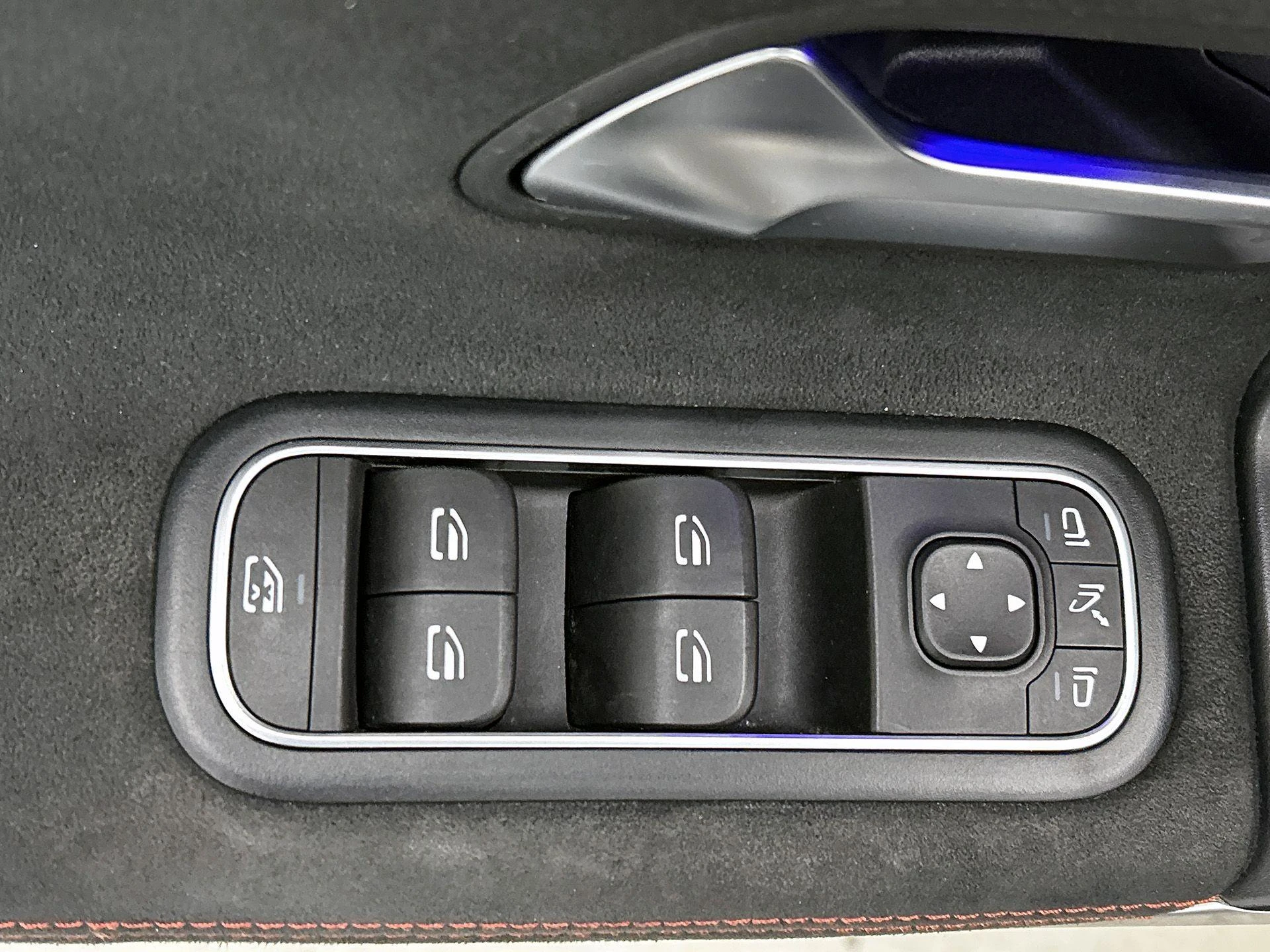 Mercedes-Benz-CLA-image-34