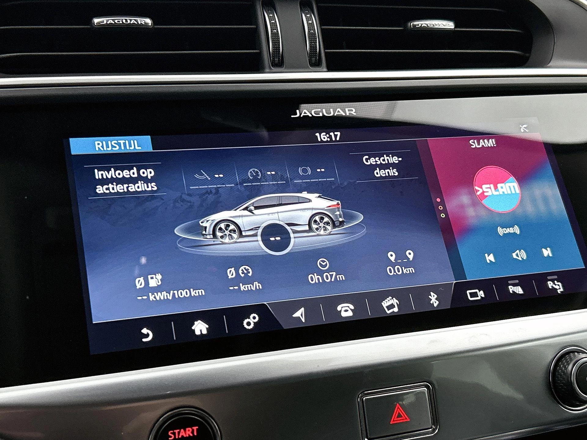 Jaguar-I-PACE-image-60