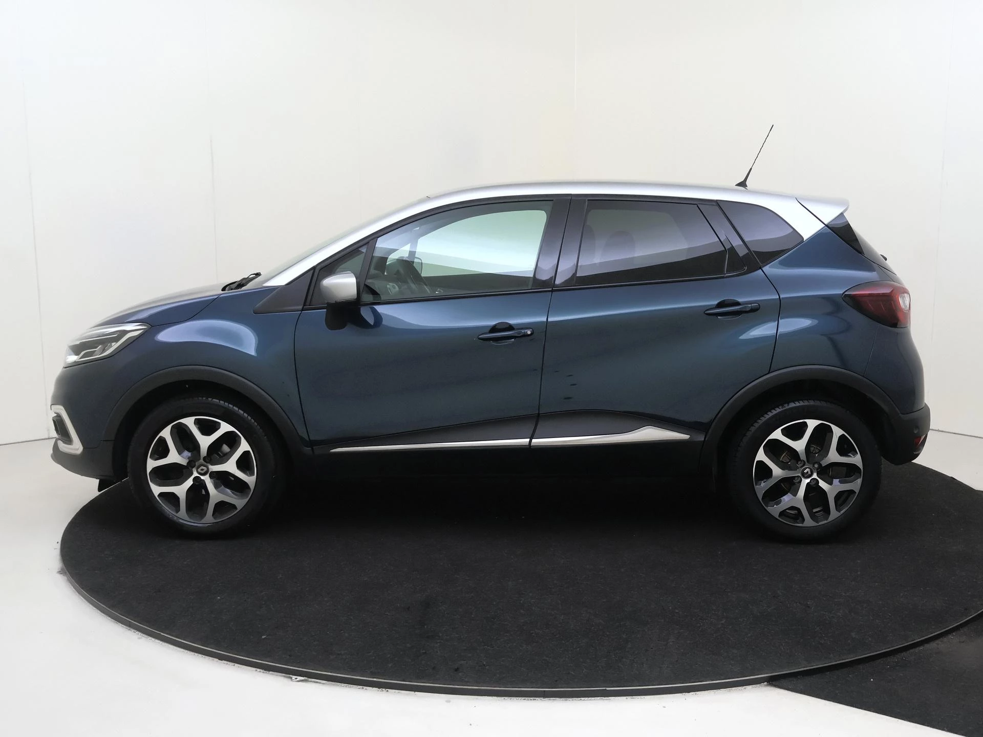 Renault-Captur-image-7