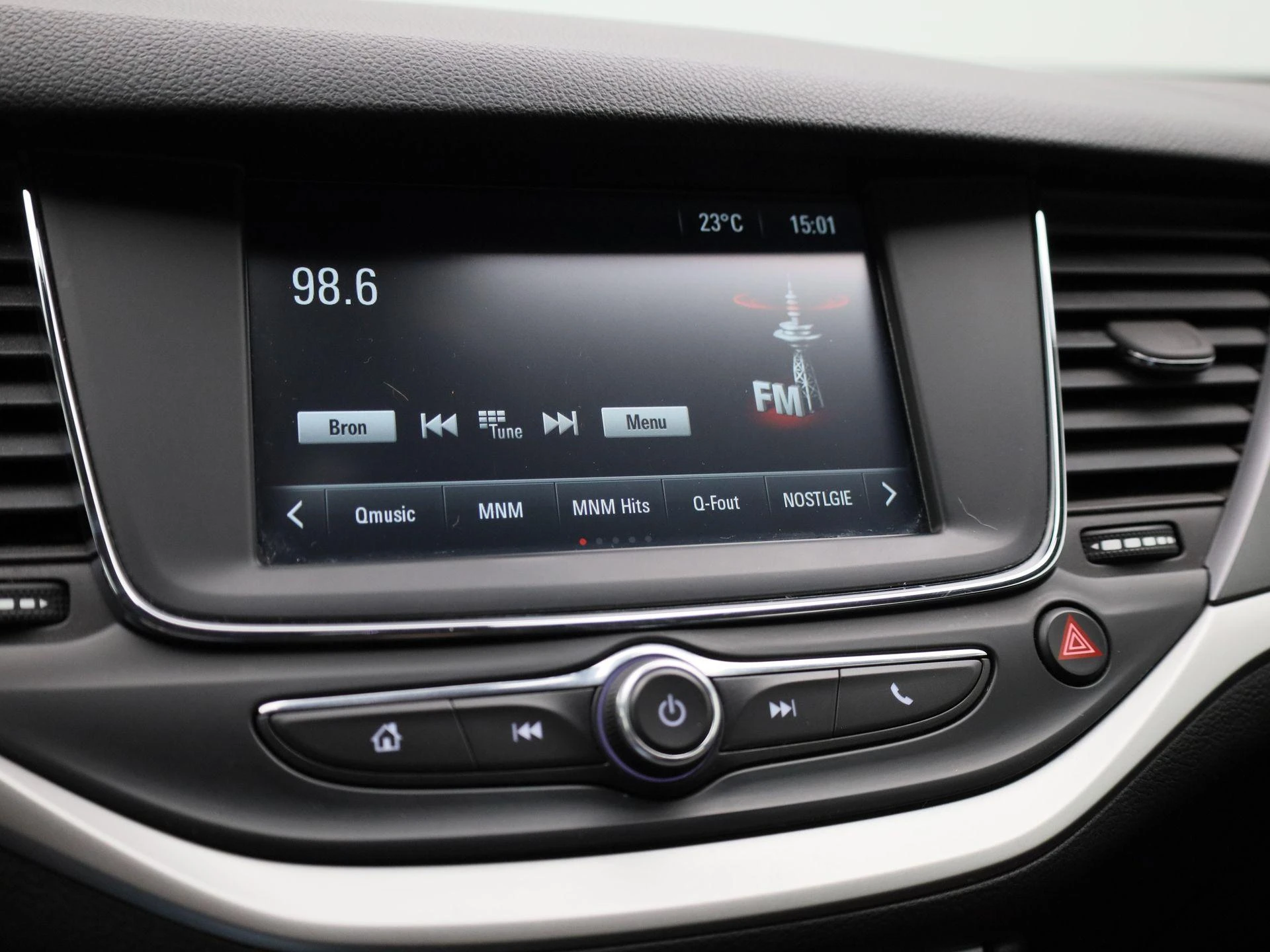 Opel-Astra-image-15