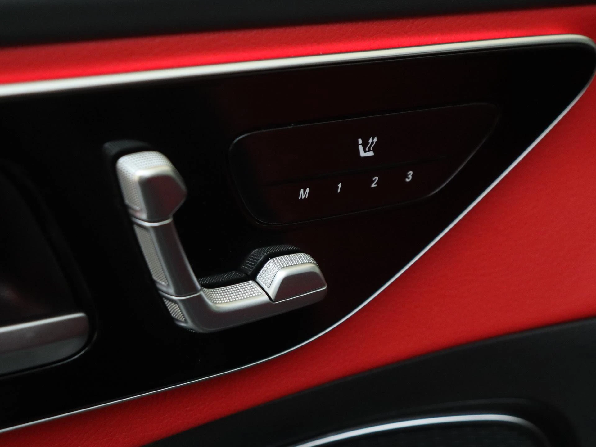 Mercedes-Benz-C-Klasse-image-25
