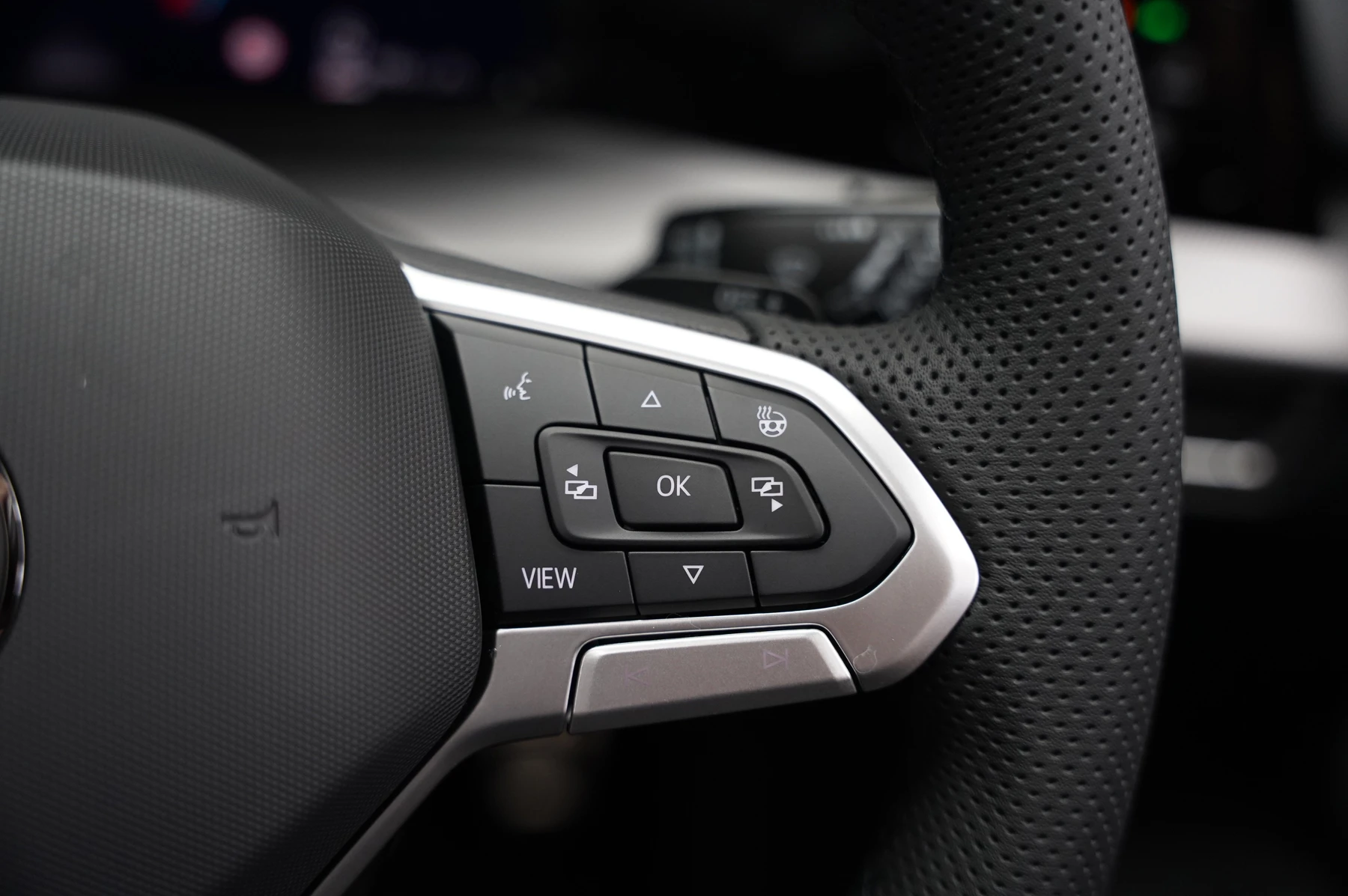 Volkswagen-Golf-image-17