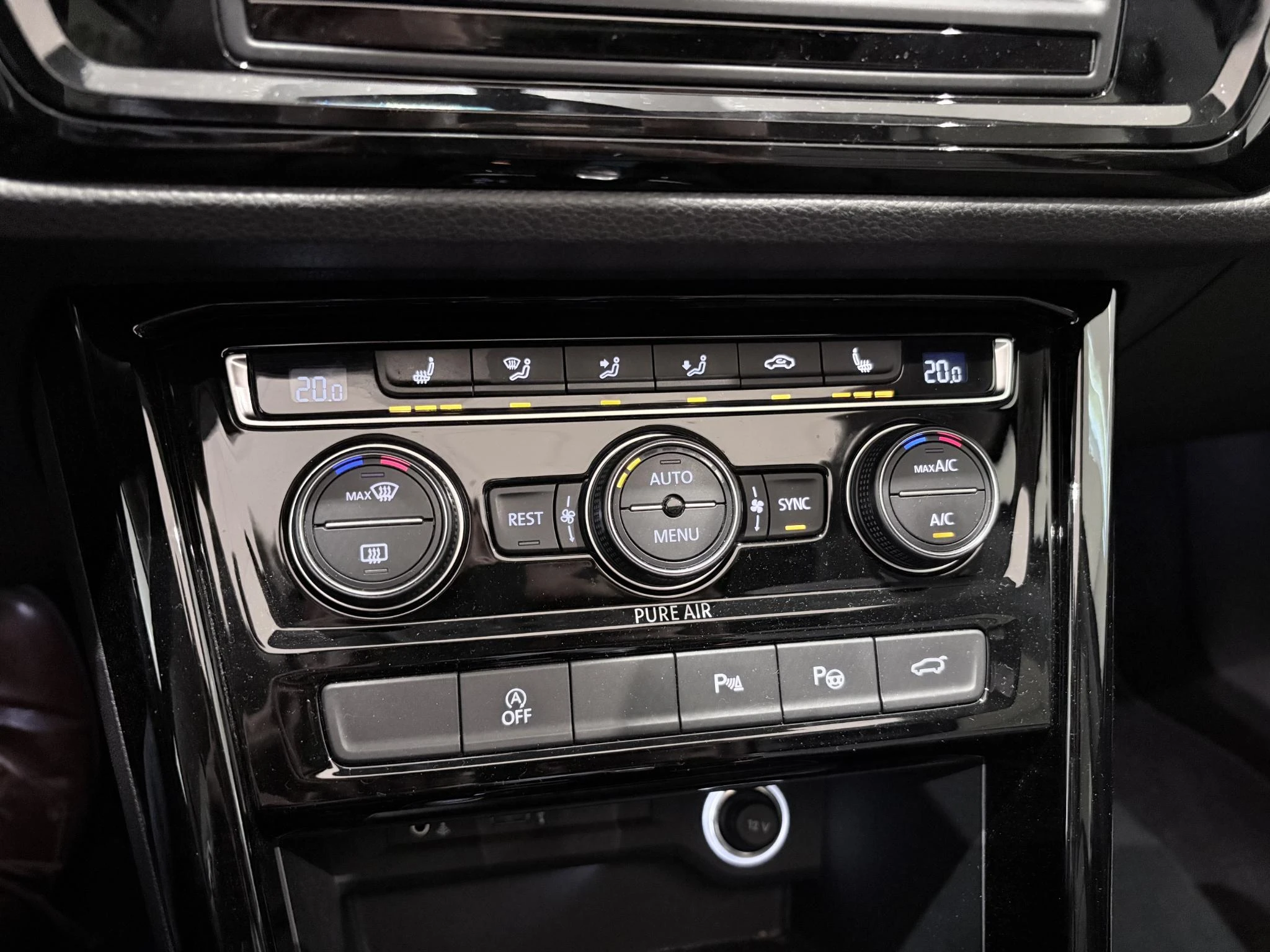 Volkswagen-Touran-image-31