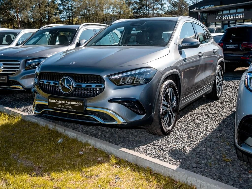 Mercedes-Benz-GLA 200 d-image-7