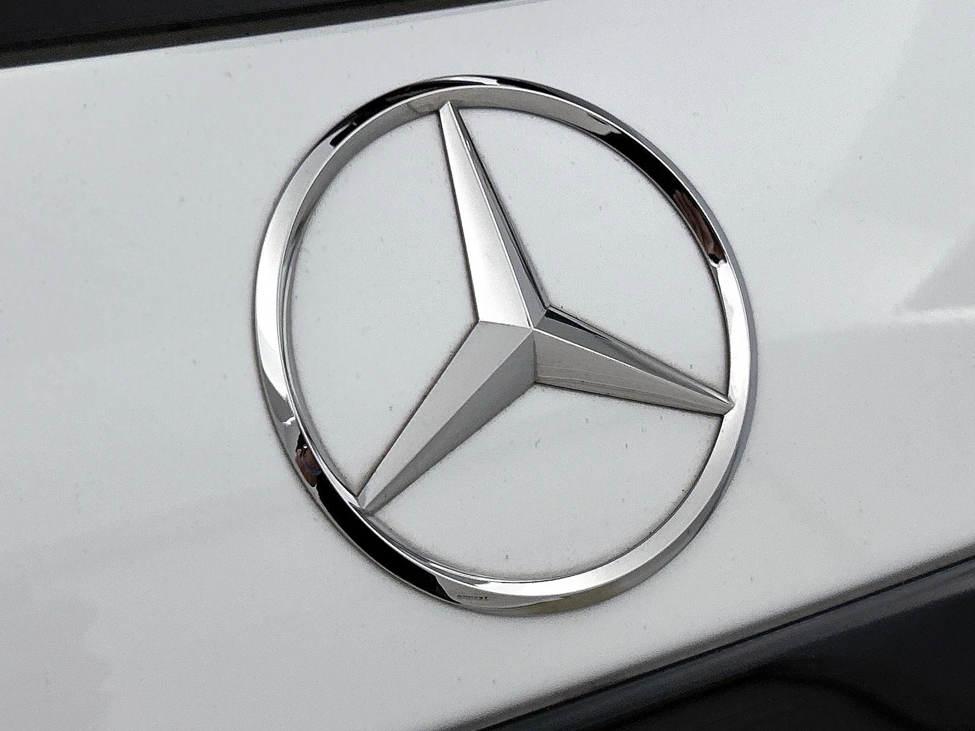 Mercedes-Benz-GLC-image-36