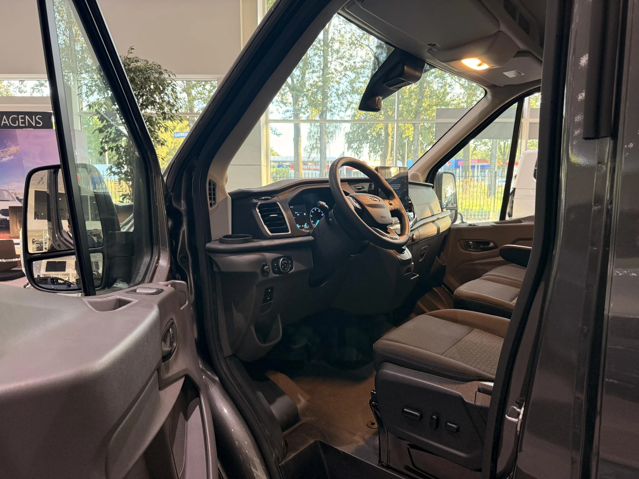 Ford-E-Transit-image-13