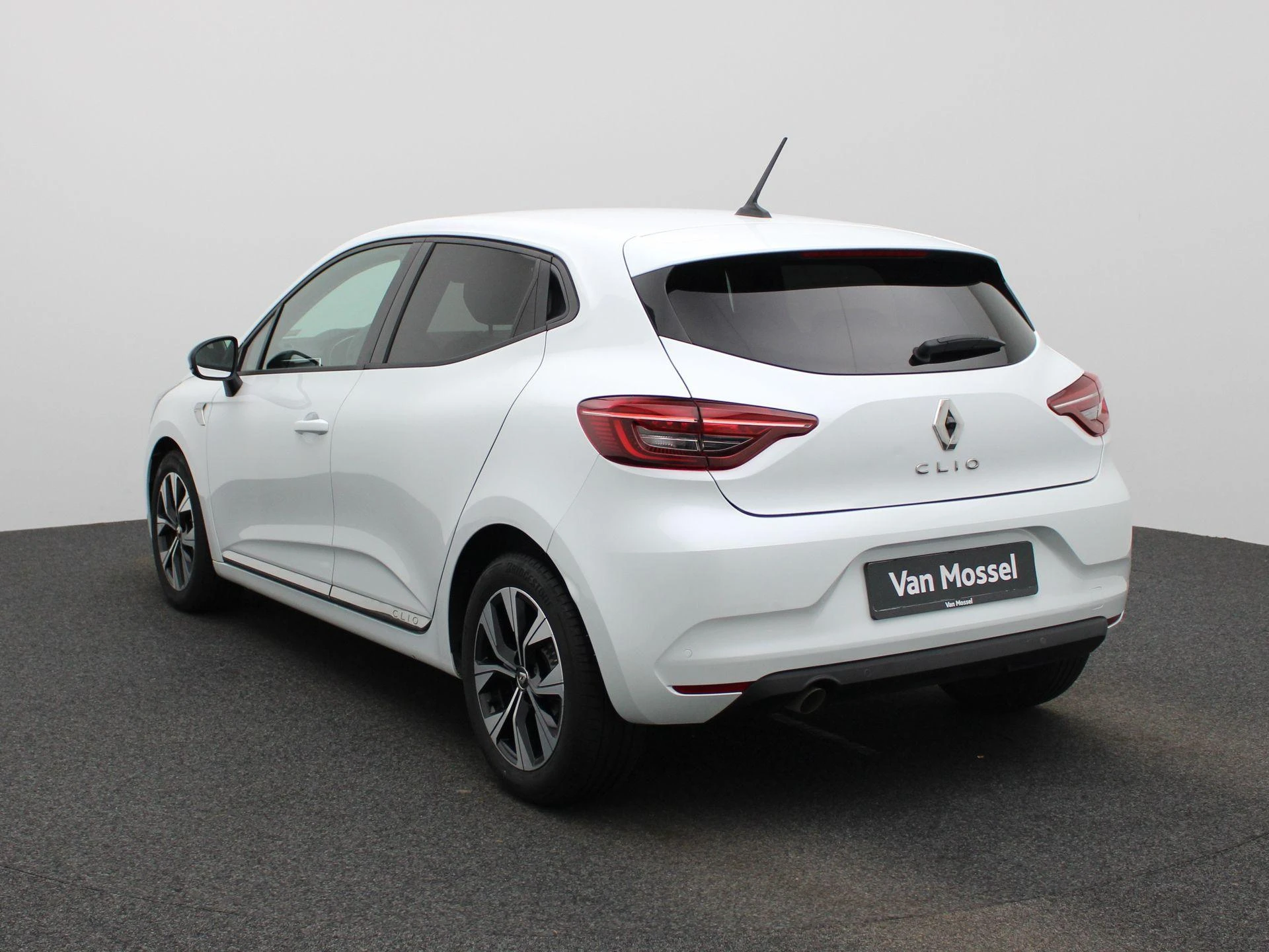 Renault-Clio-image-1