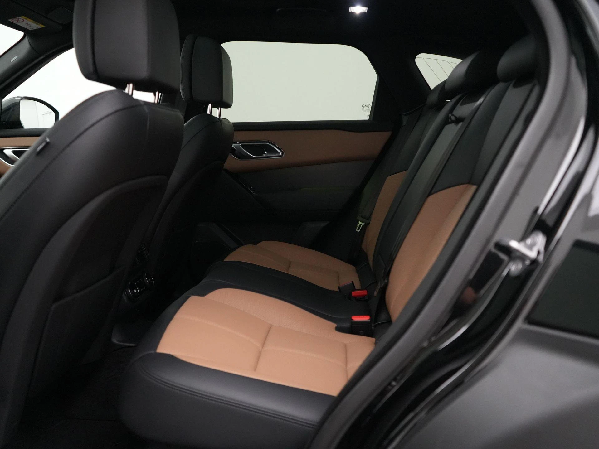 Land Rover-Range Rover Velar-image-47