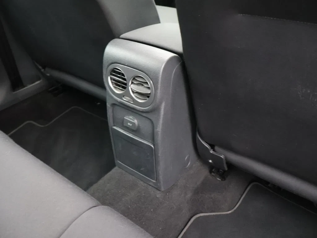 Volkswagen-Tiguan-image-11