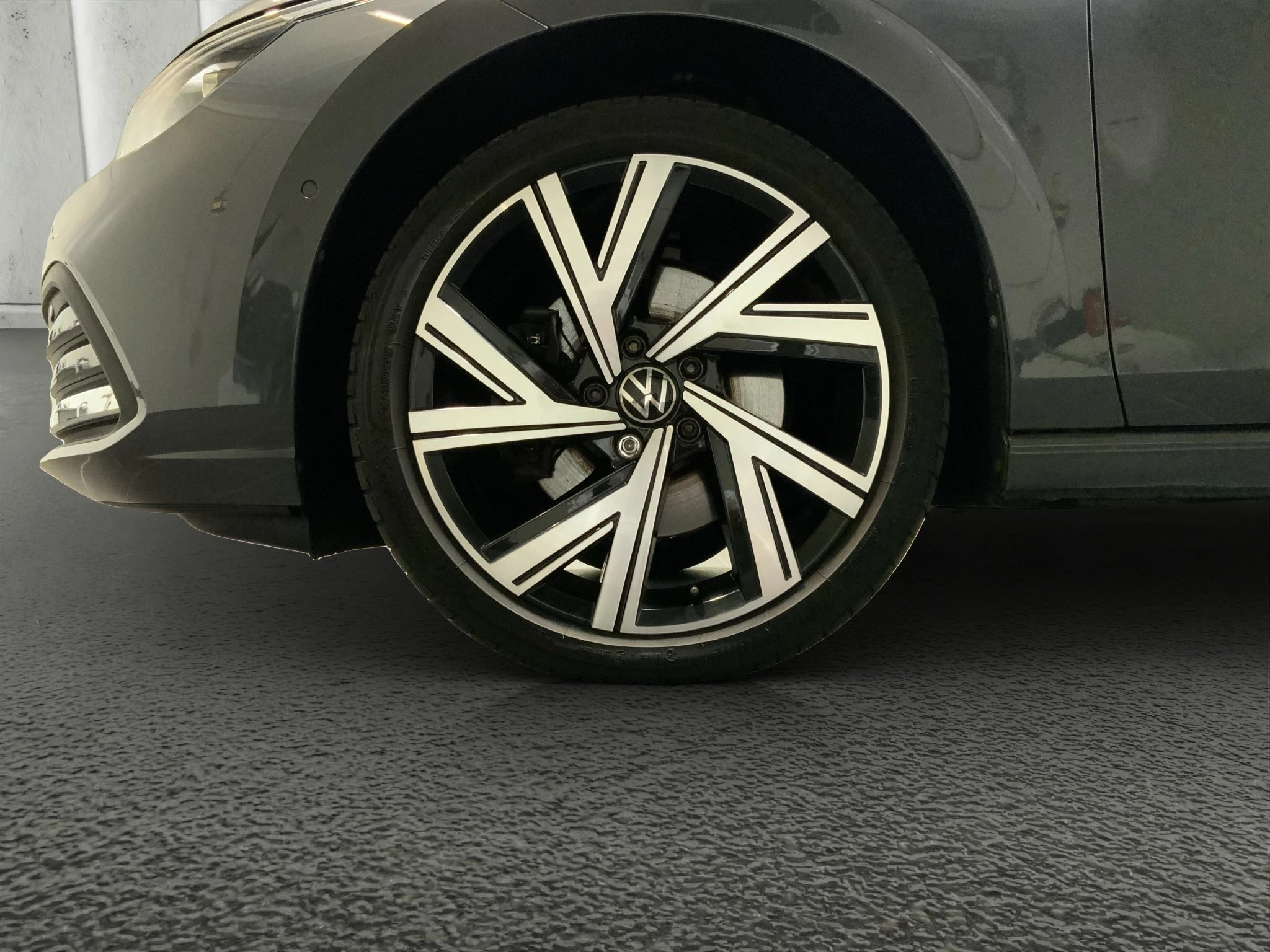 Volkswagen-Golf-image-8