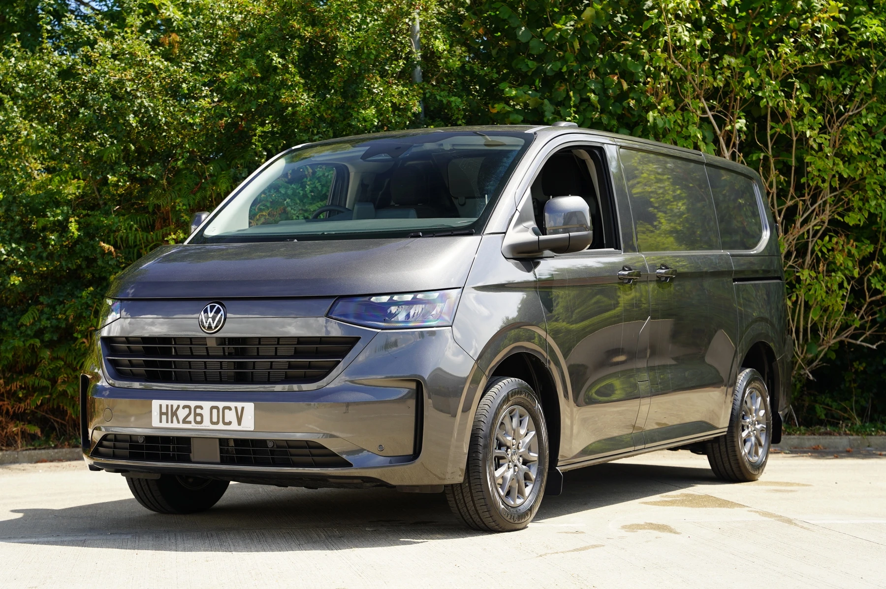 Volkswagen-Transporter-image-35