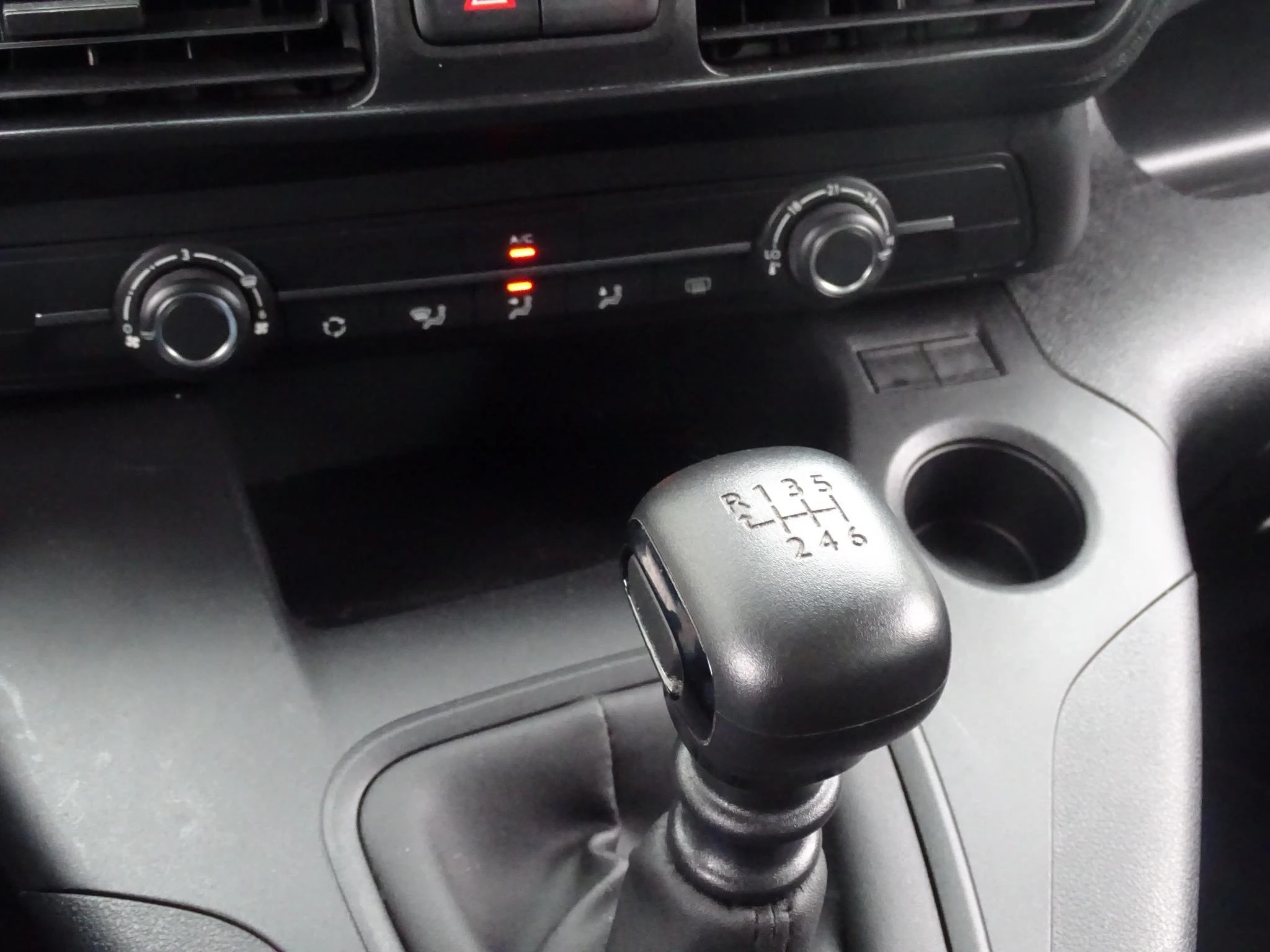 Opel-Combo-image-26