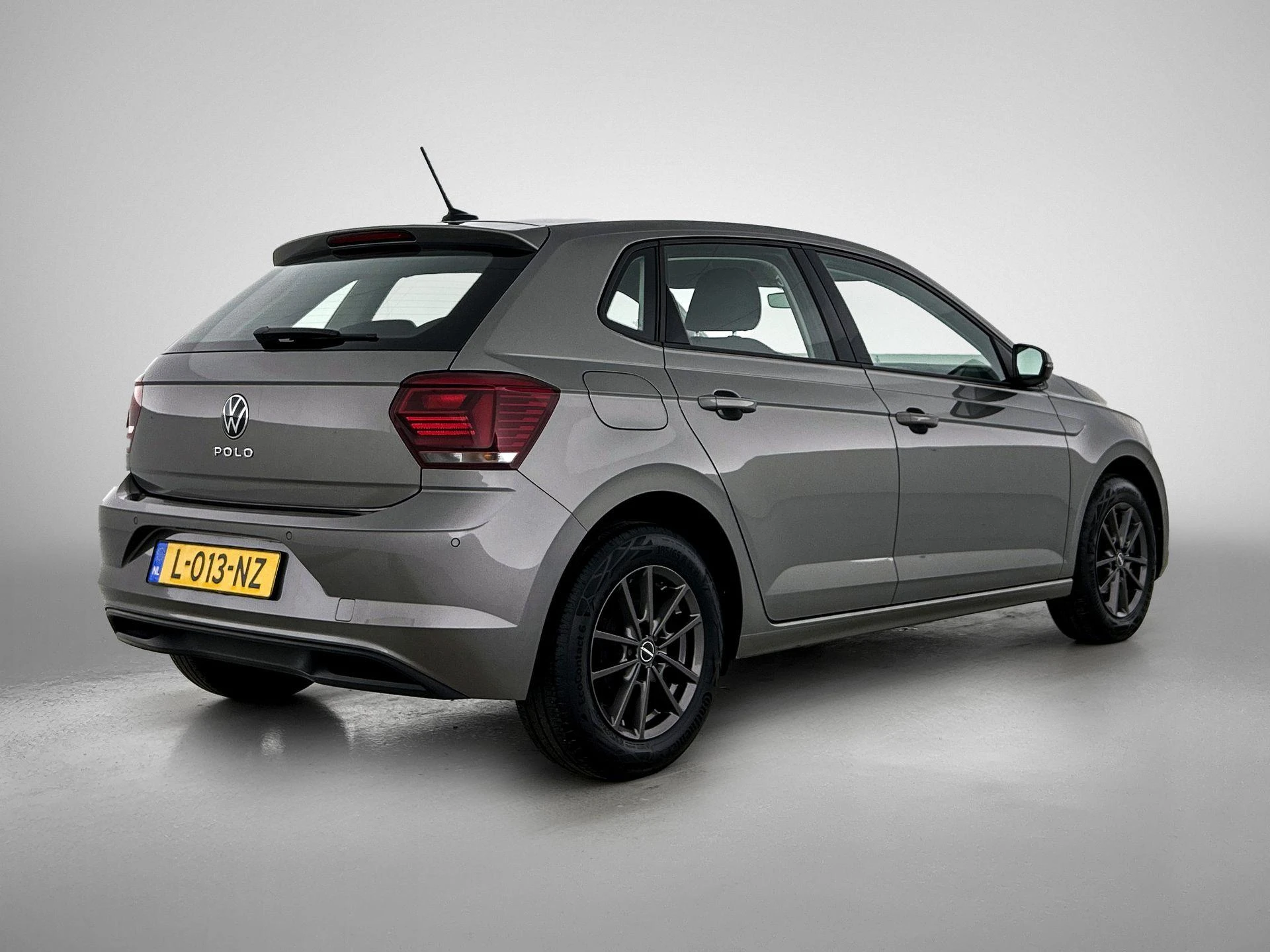 Volkswagen-Polo-image-3
