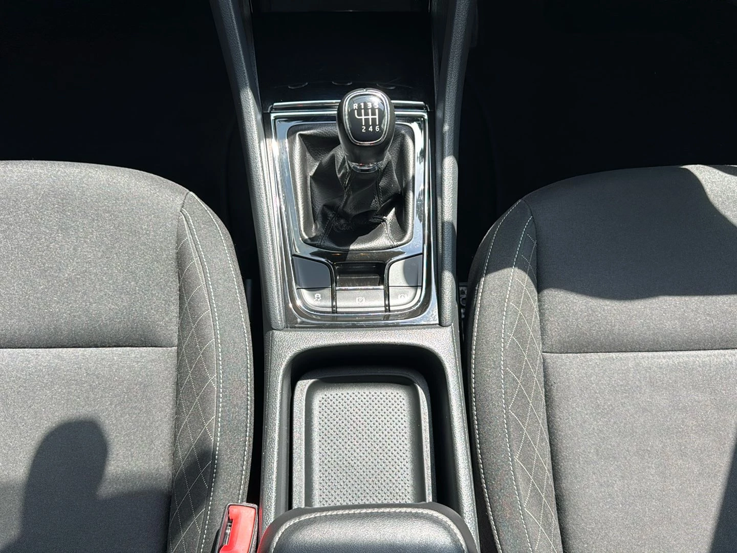 Škoda Karoq 1.0 TSI SE 5dr