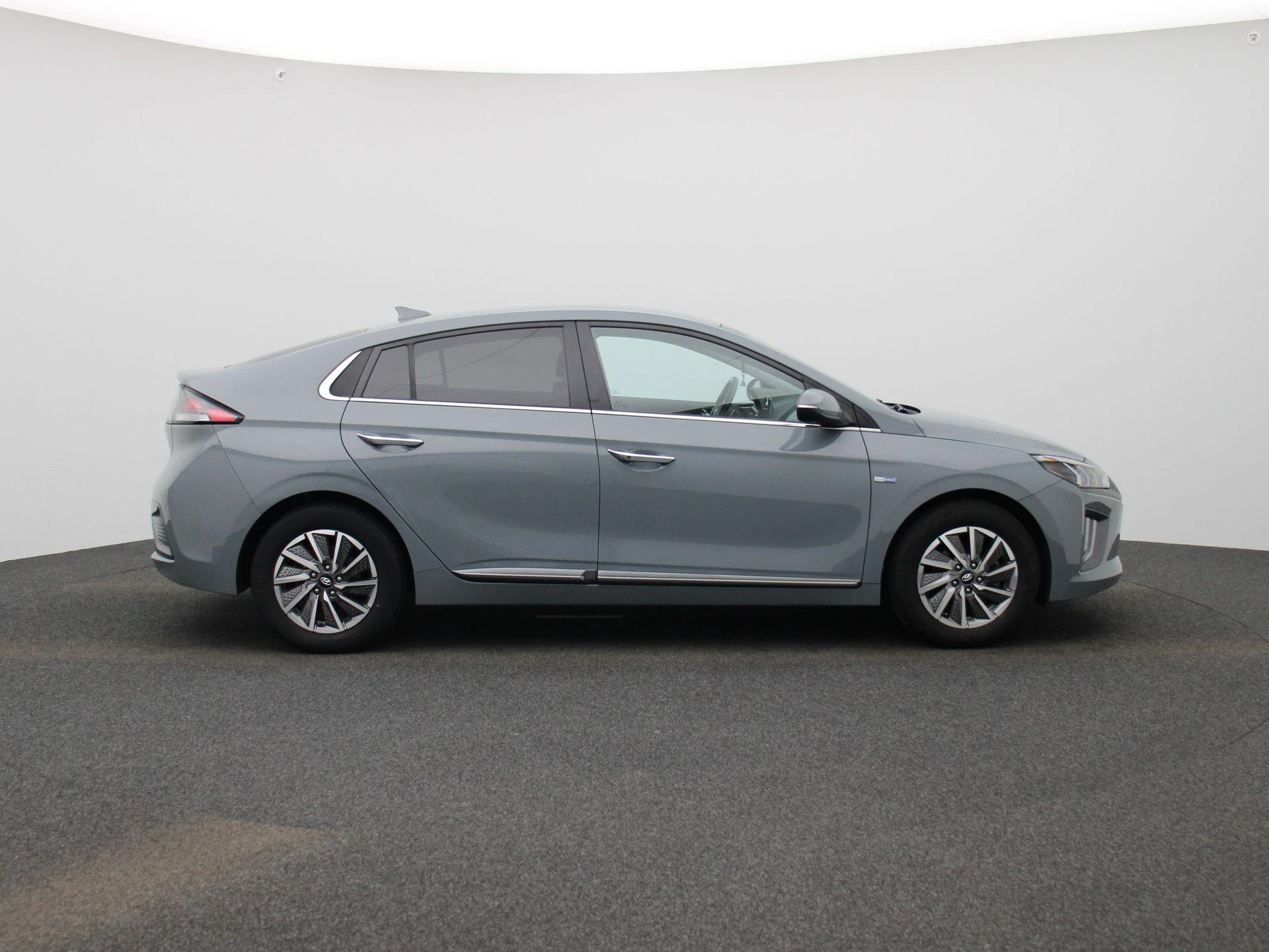 Hyundai-IONIQ-image-6