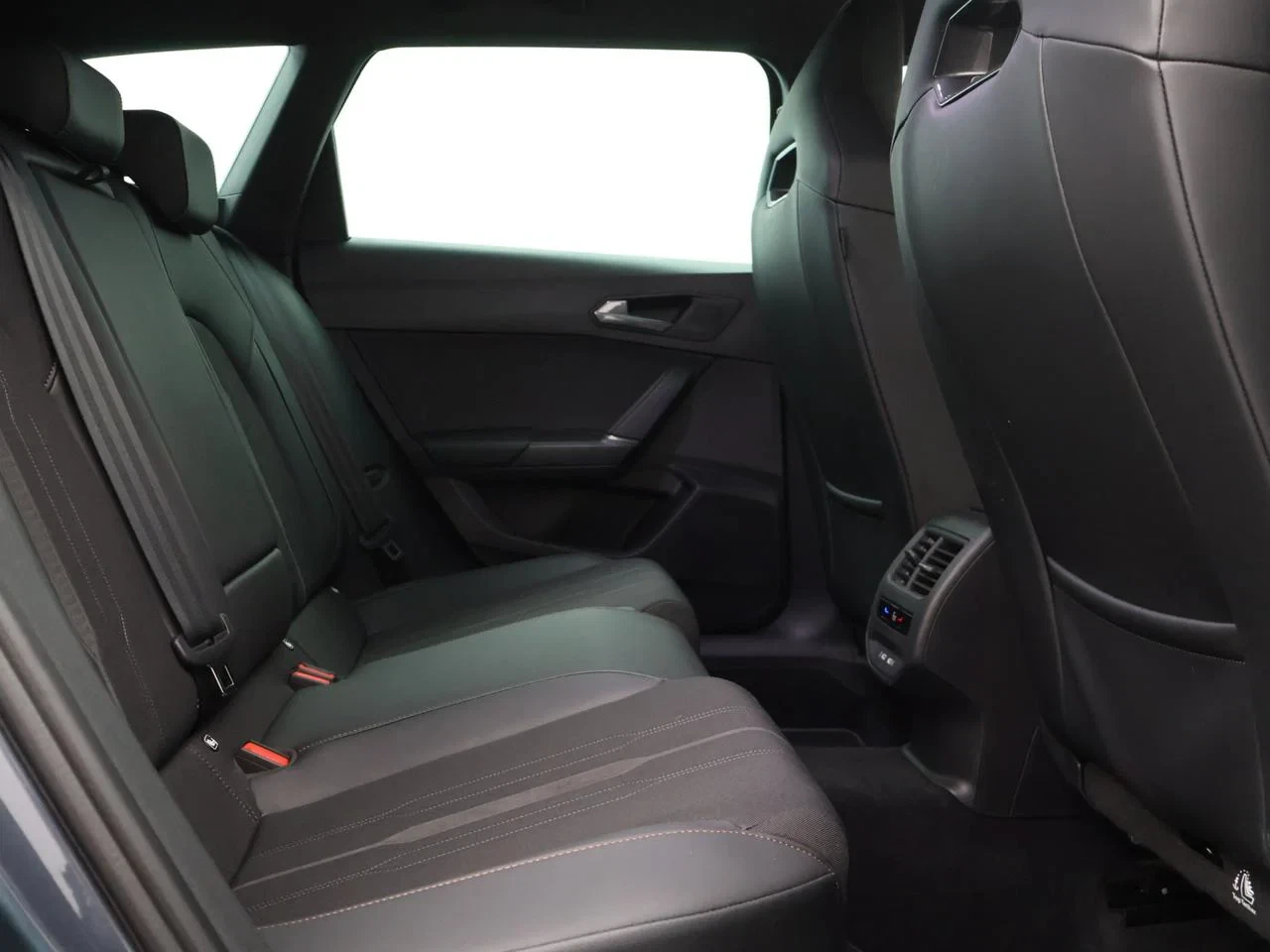 CUPRA Leon Sportstourer ST e-Hybrid (PHEV) Leon Break PHEV 1.4e-HYBRID 204PK *AUTOMAAT*LEDER*SPORTZETELS*CAMERA*PDC*NAVI*APP-CONNECT*ACC*...*