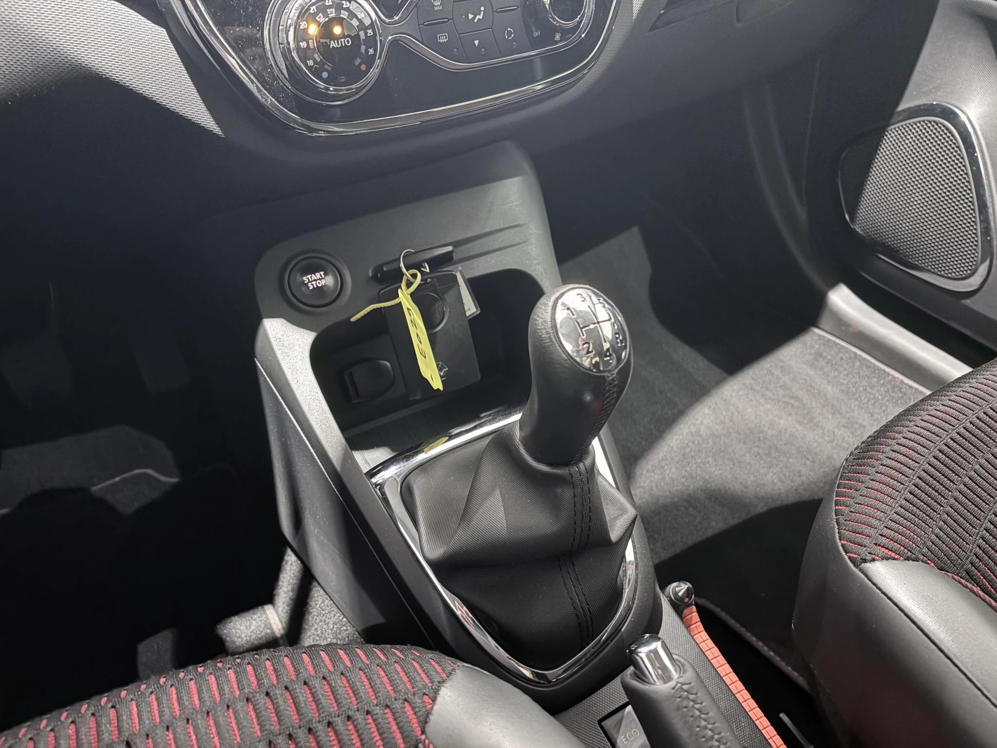 Renault-Captur-image-22