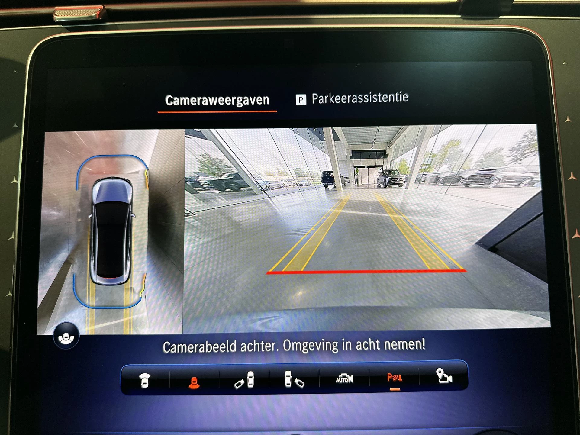 Mercedes-Benz-EQE-image-21