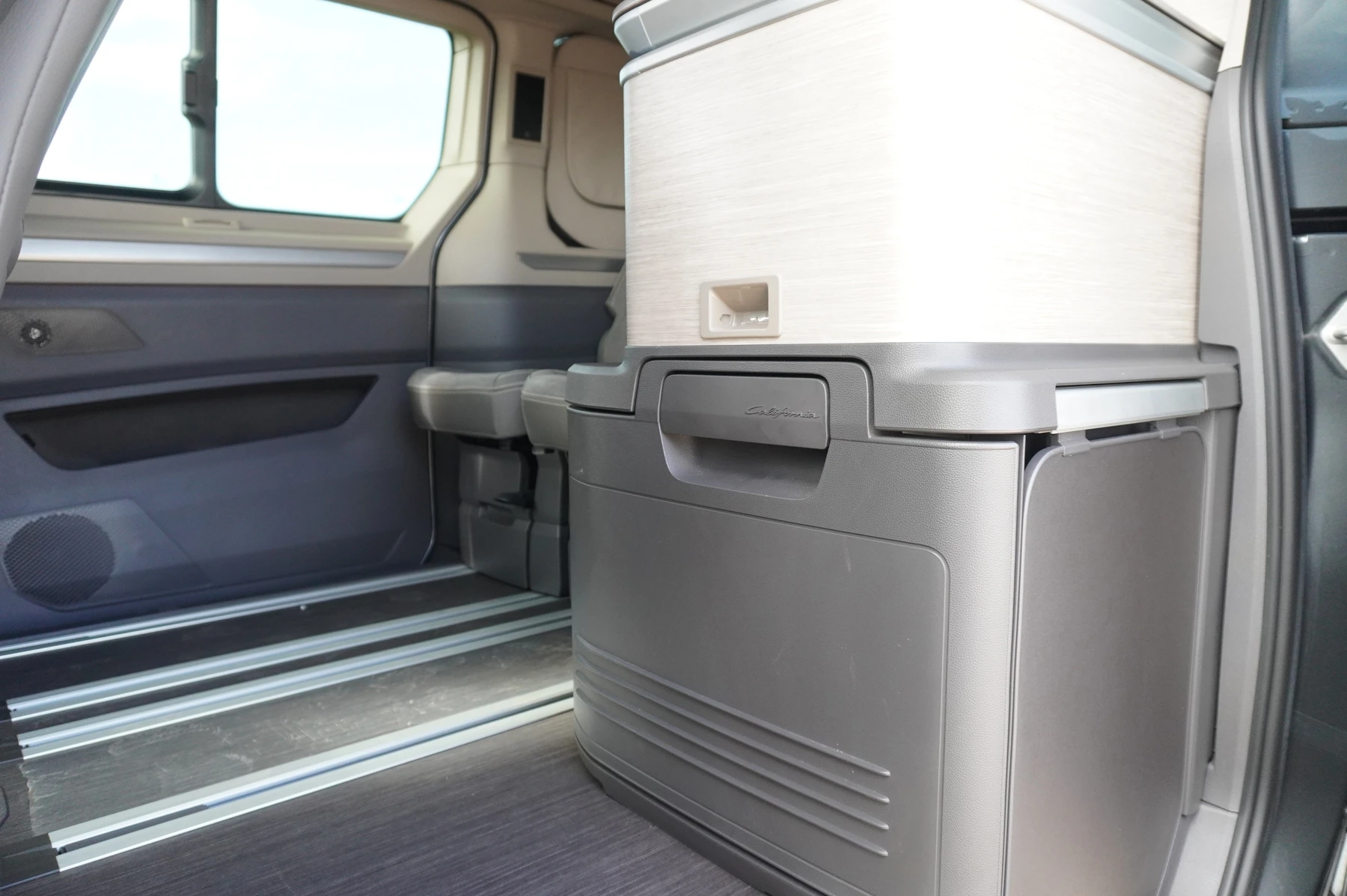 Volkswagen-California-image-48