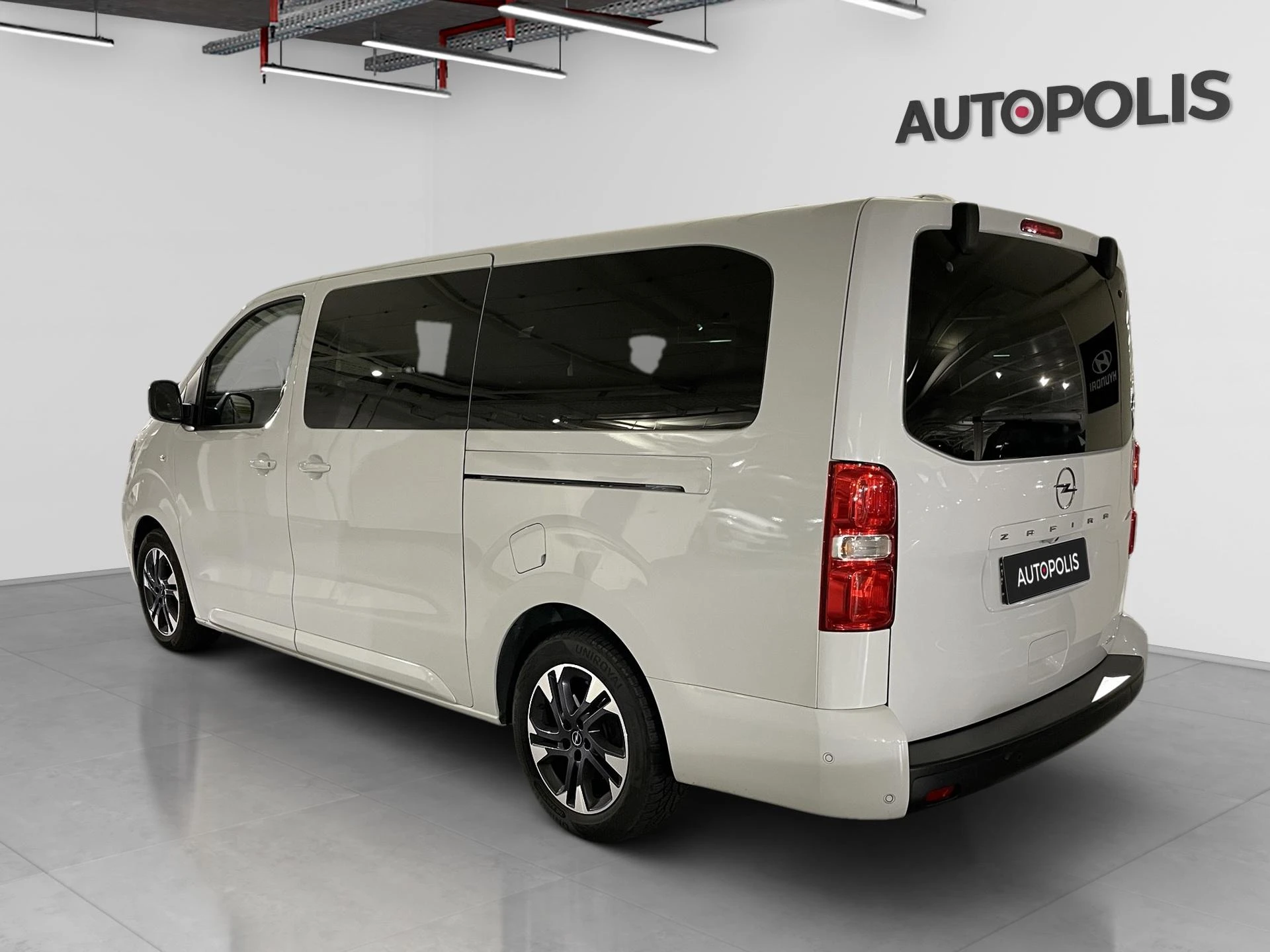 Opel-Zafira Life-image-12