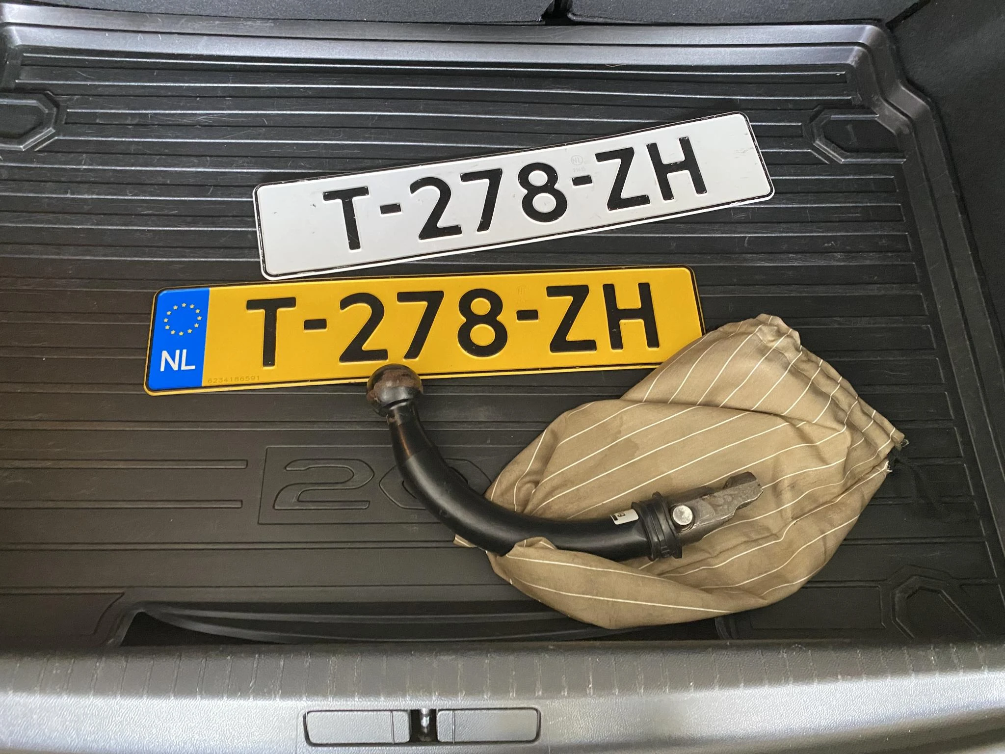 Peugeot-208-image-20