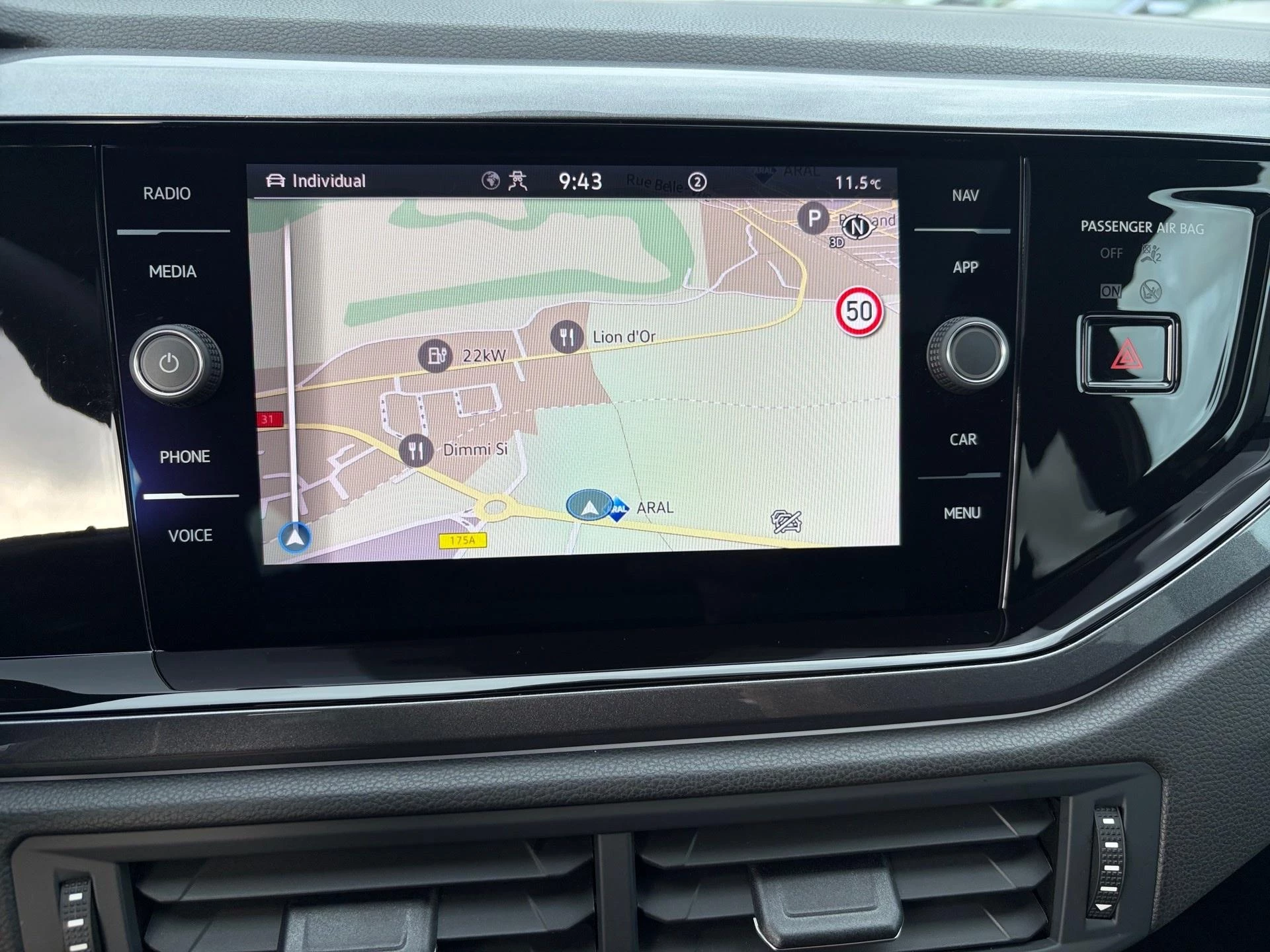 Volkswagen-Polo-image-2