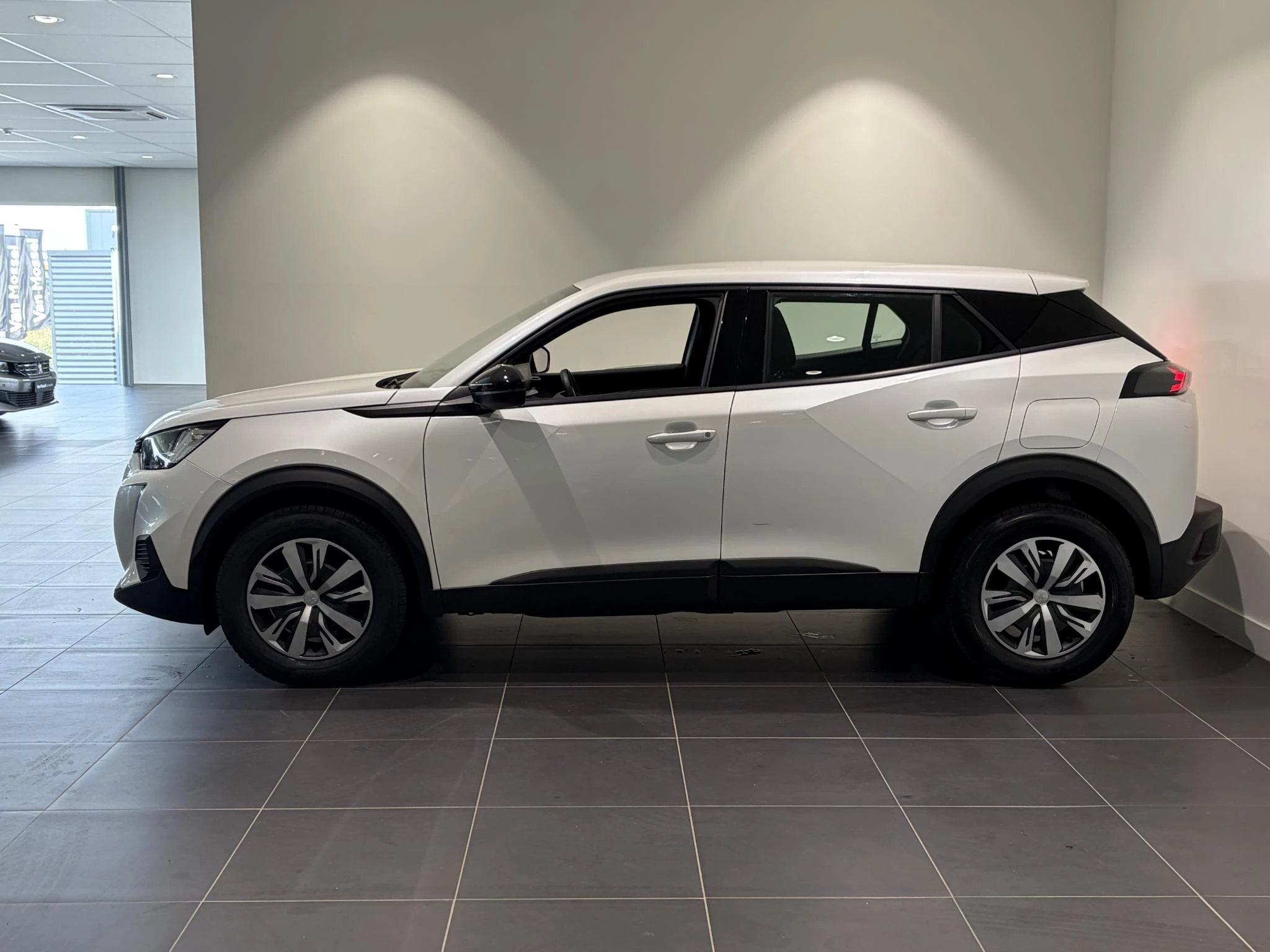 Peugeot-2008-image-2