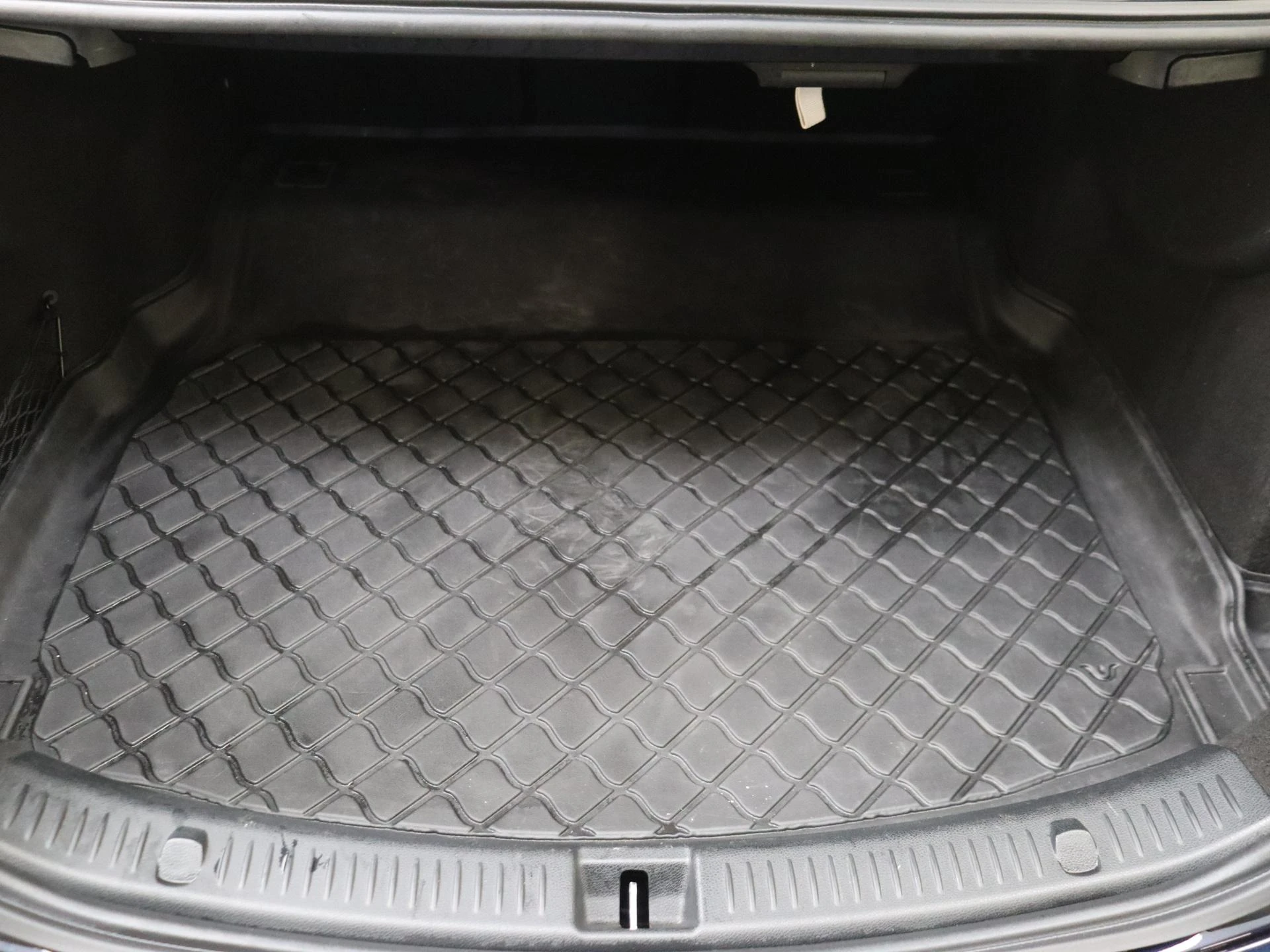 Mercedes-Benz-E-Klasse-image-26