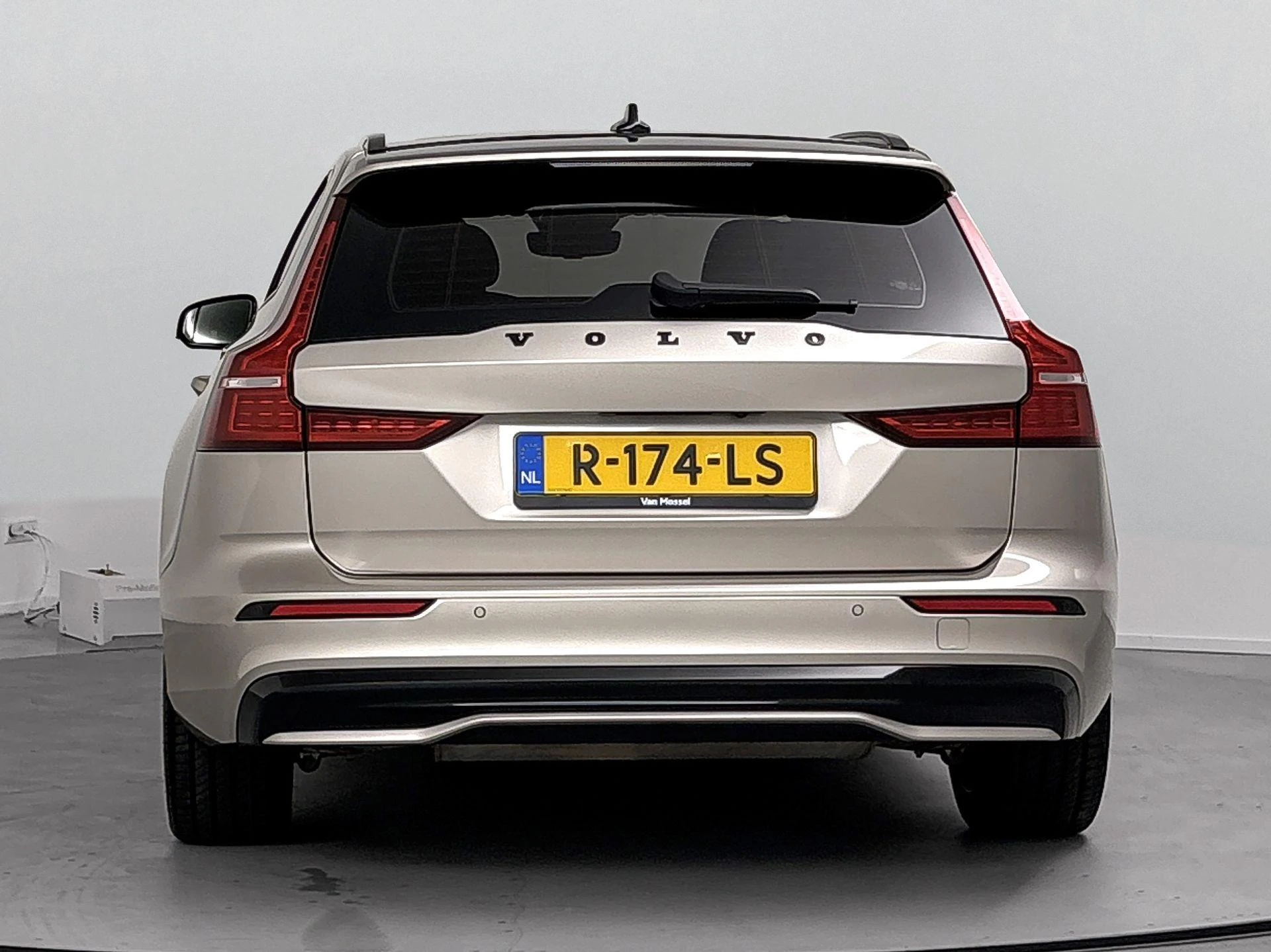 Volvo-V60-image-2