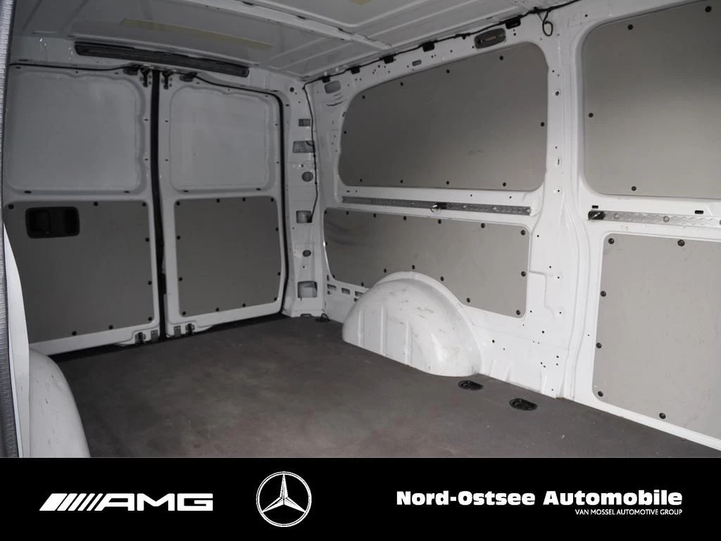 Mercedes-Benz-Vito-image-10