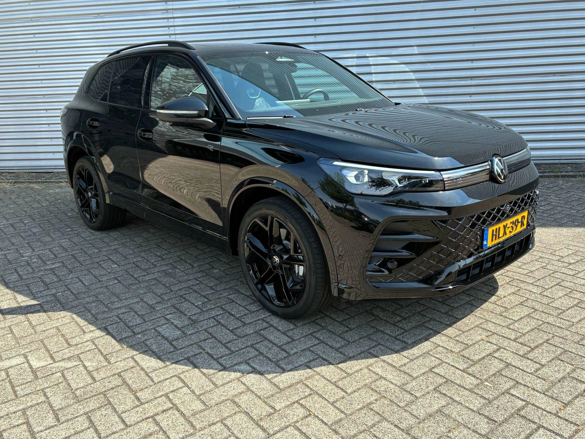 Volkswagen-Tiguan-image-2
