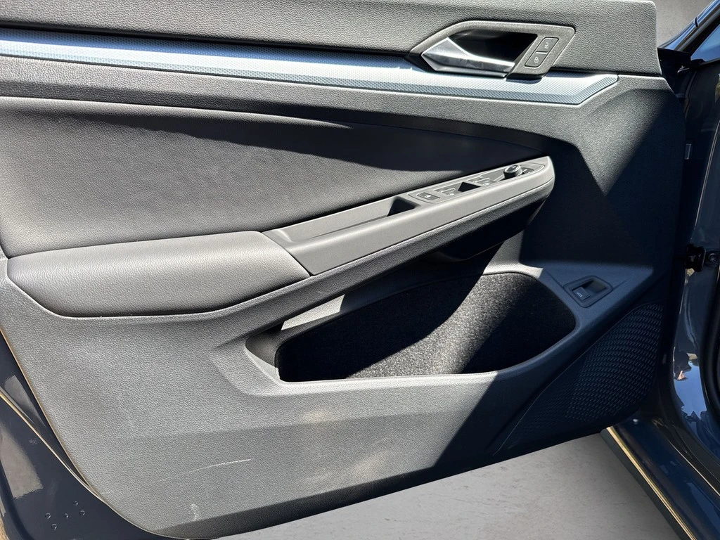 Volkswagen-Golf-image-5