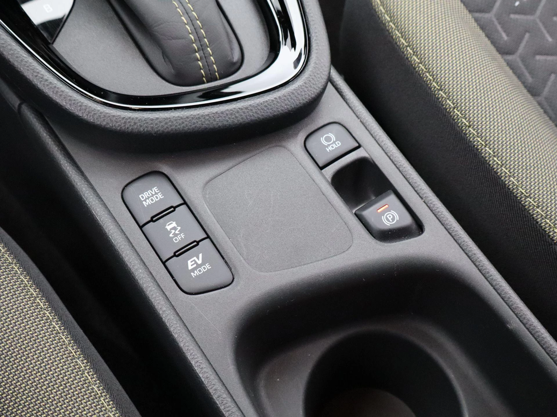 Toyota-Yaris Cross-image-21